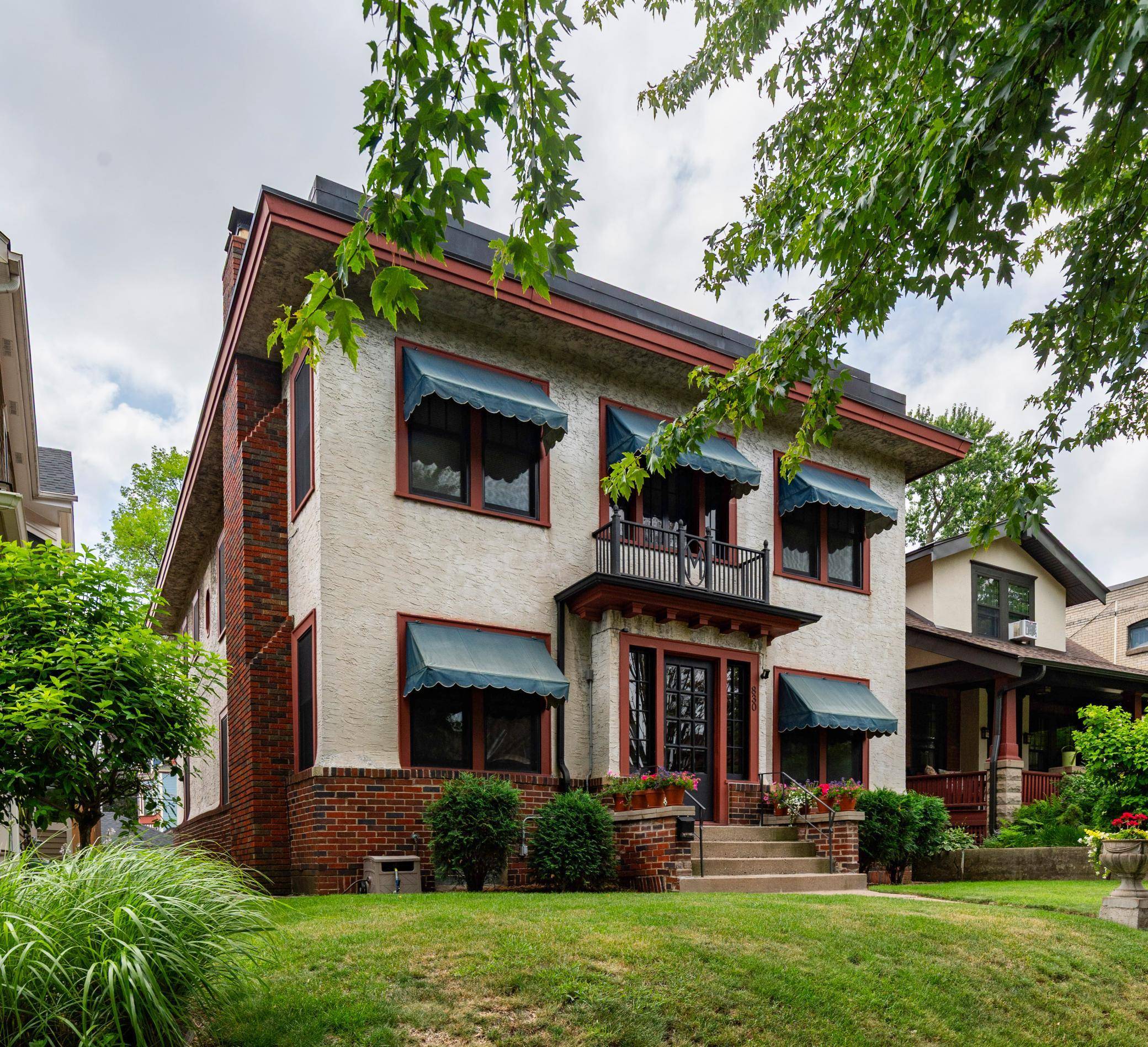 830 Lincoln AVE, Saint Paul, MN 55105