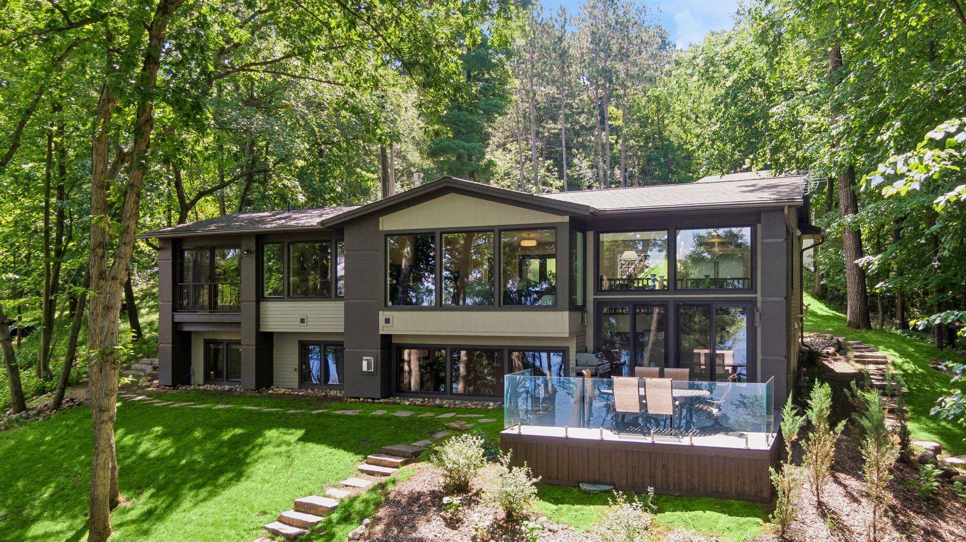 280 Cove RD, Hudson, WI 54016