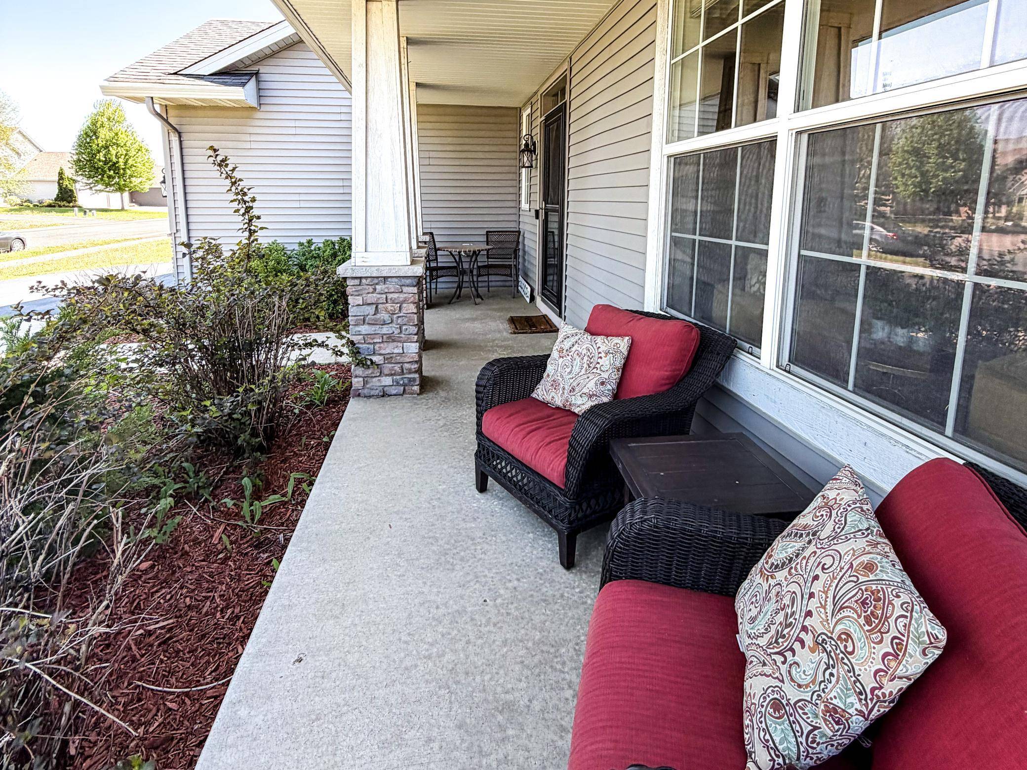 924 Ivy Hills RD, Belle Plaine, MN 56011