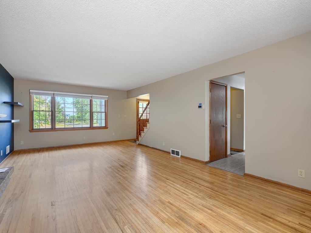 3549 Ensign AVE N, New Hope, MN 55427