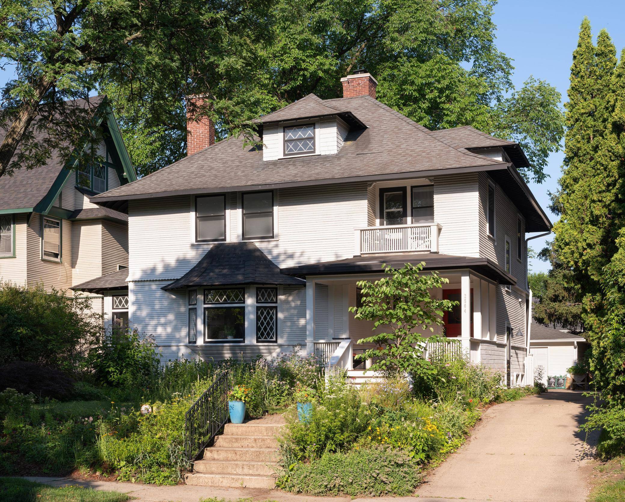 2504 Humboldt AVE S, Minneapolis, MN 55405