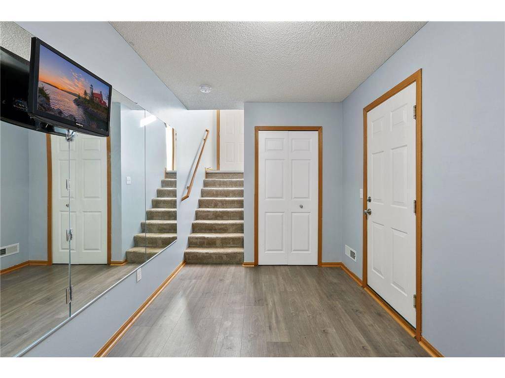 652 Willoughby WAY W, Minnetonka, MN 55305