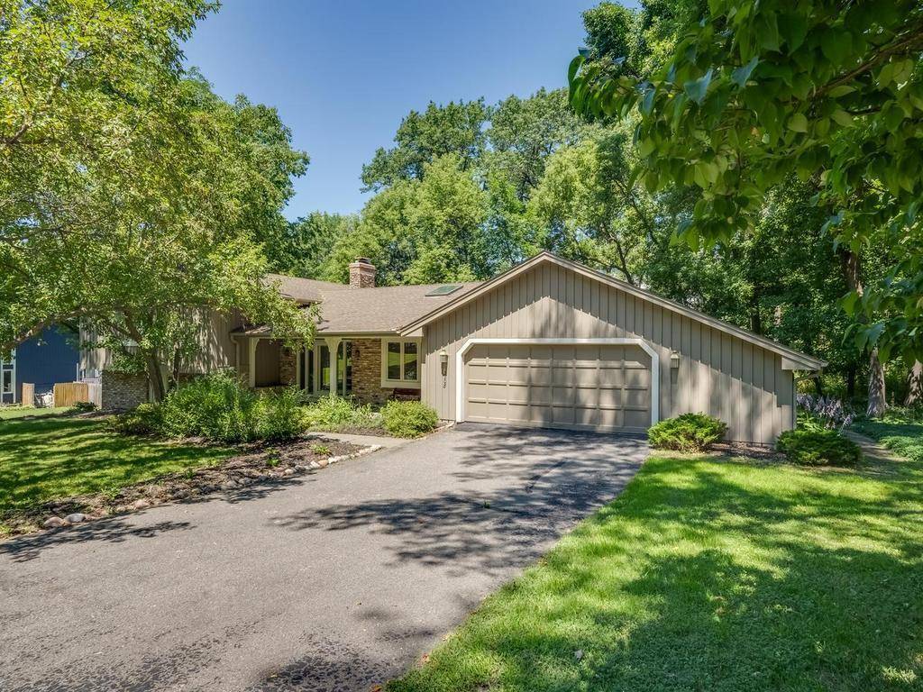 15208 Crown DR, Minnetonka, MN 55345