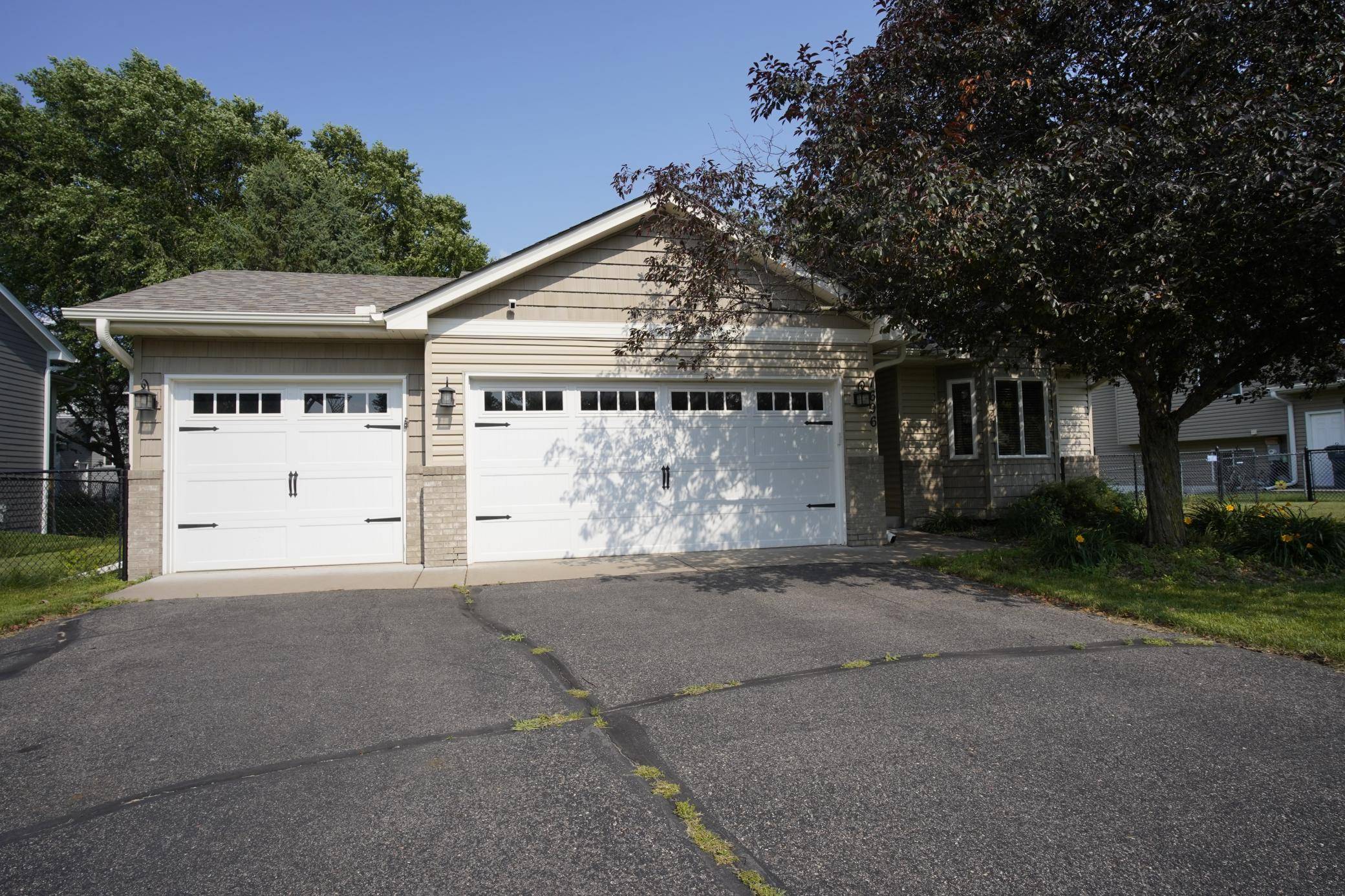 7696 Appaloosa LN, Circle Pines, MN 55014