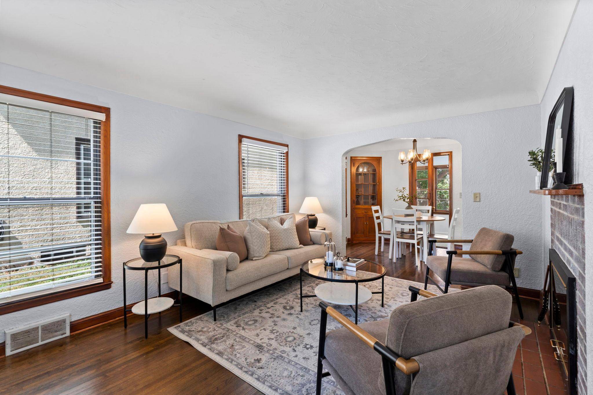 1047 Dayton AVE, Saint Paul, MN 55104