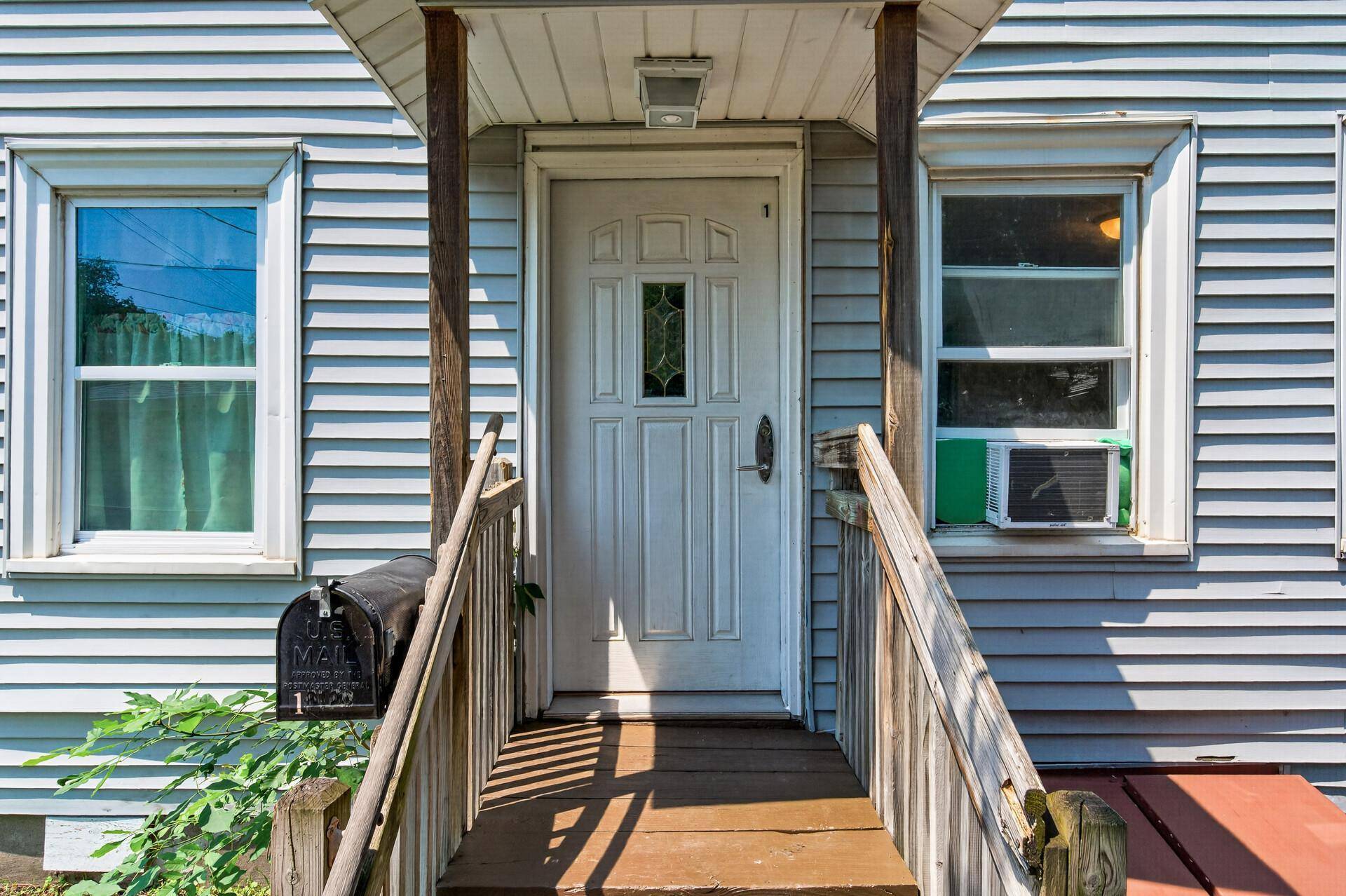 828 Englewood AVE, Saint Paul, MN 55104