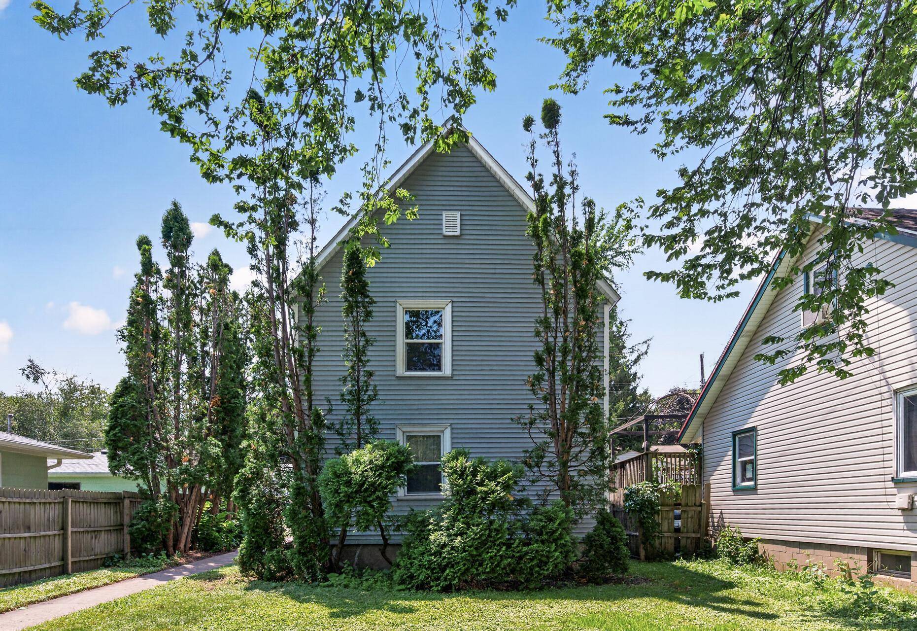 828 Englewood AVE, Saint Paul, MN 55104