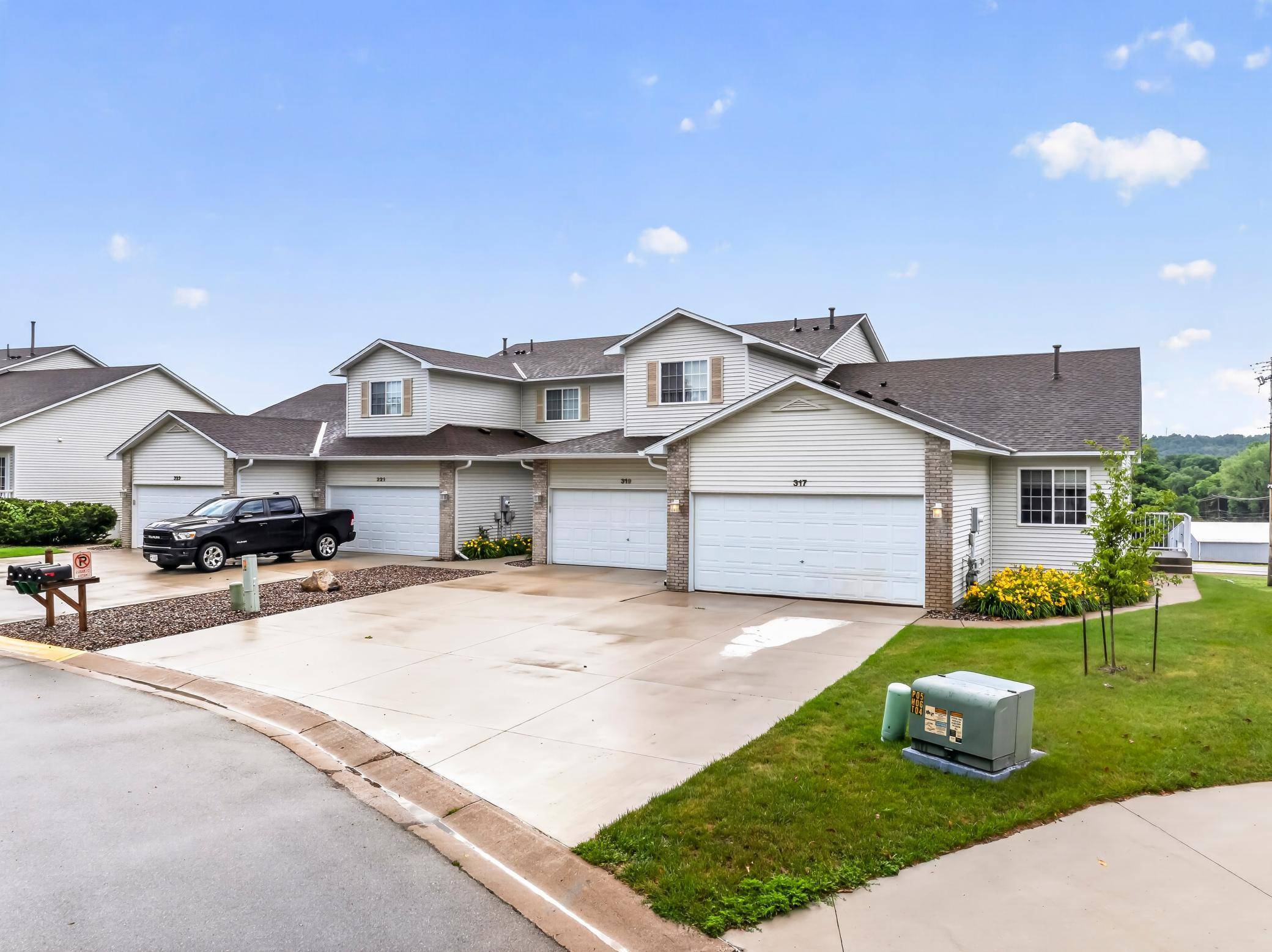 317 Archibald LN, Dundas, MN 55019