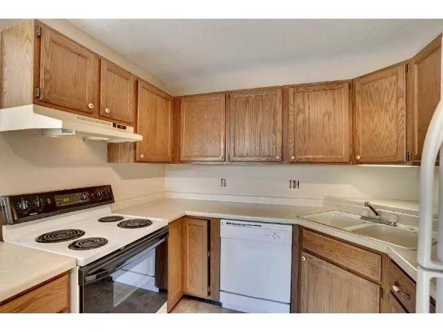 2240 Ridge DR #33, Saint Louis Park, MN 55416