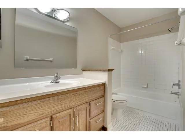 2240 Ridge DR #33, Saint Louis Park, MN 55416