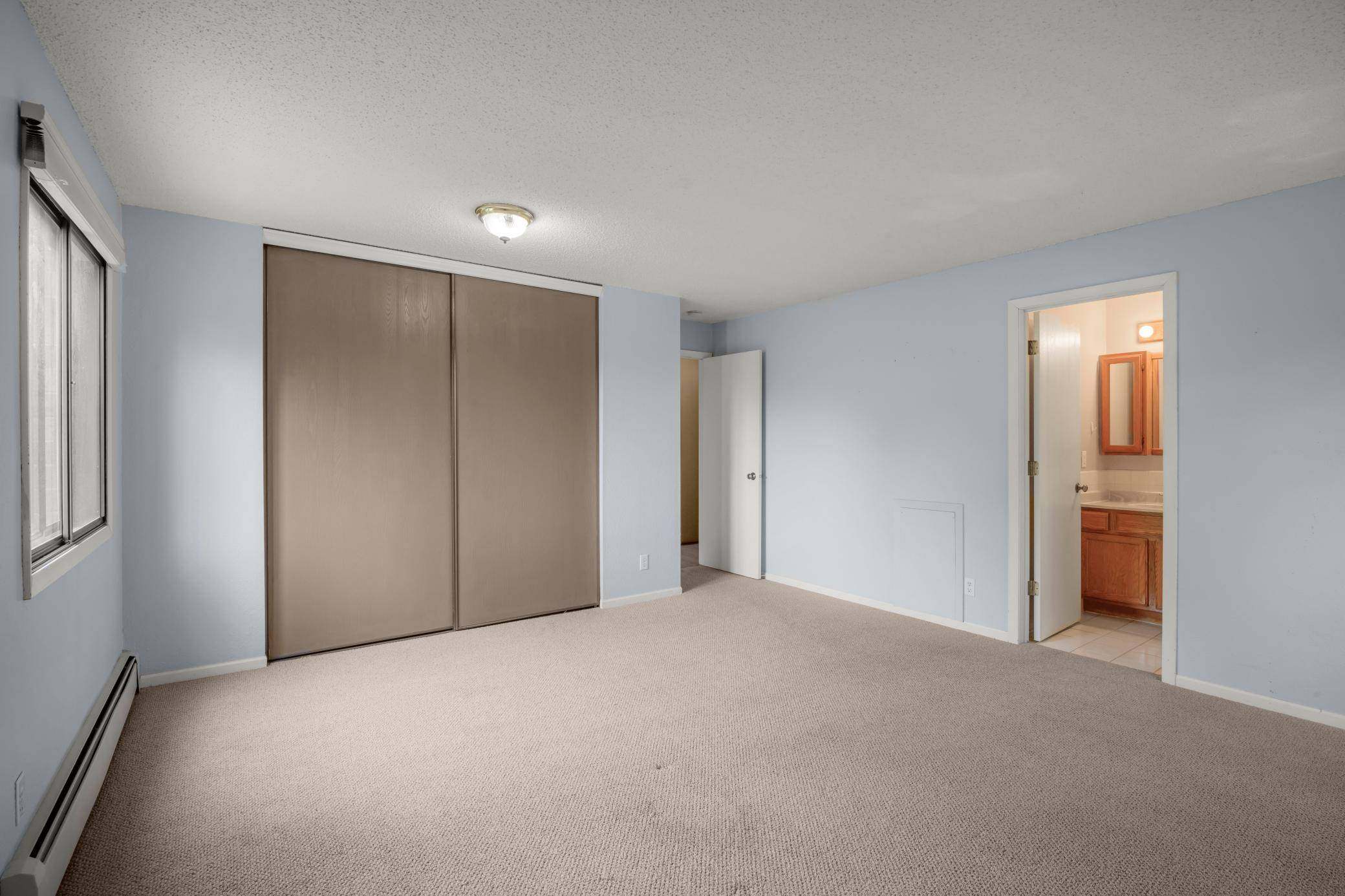 4 Pine Tree DR #321, Arden Hills, MN 55112