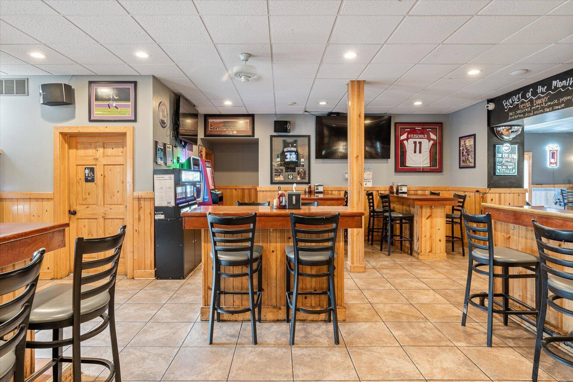 25 N Walnut ST, La Crescent, MN 55947