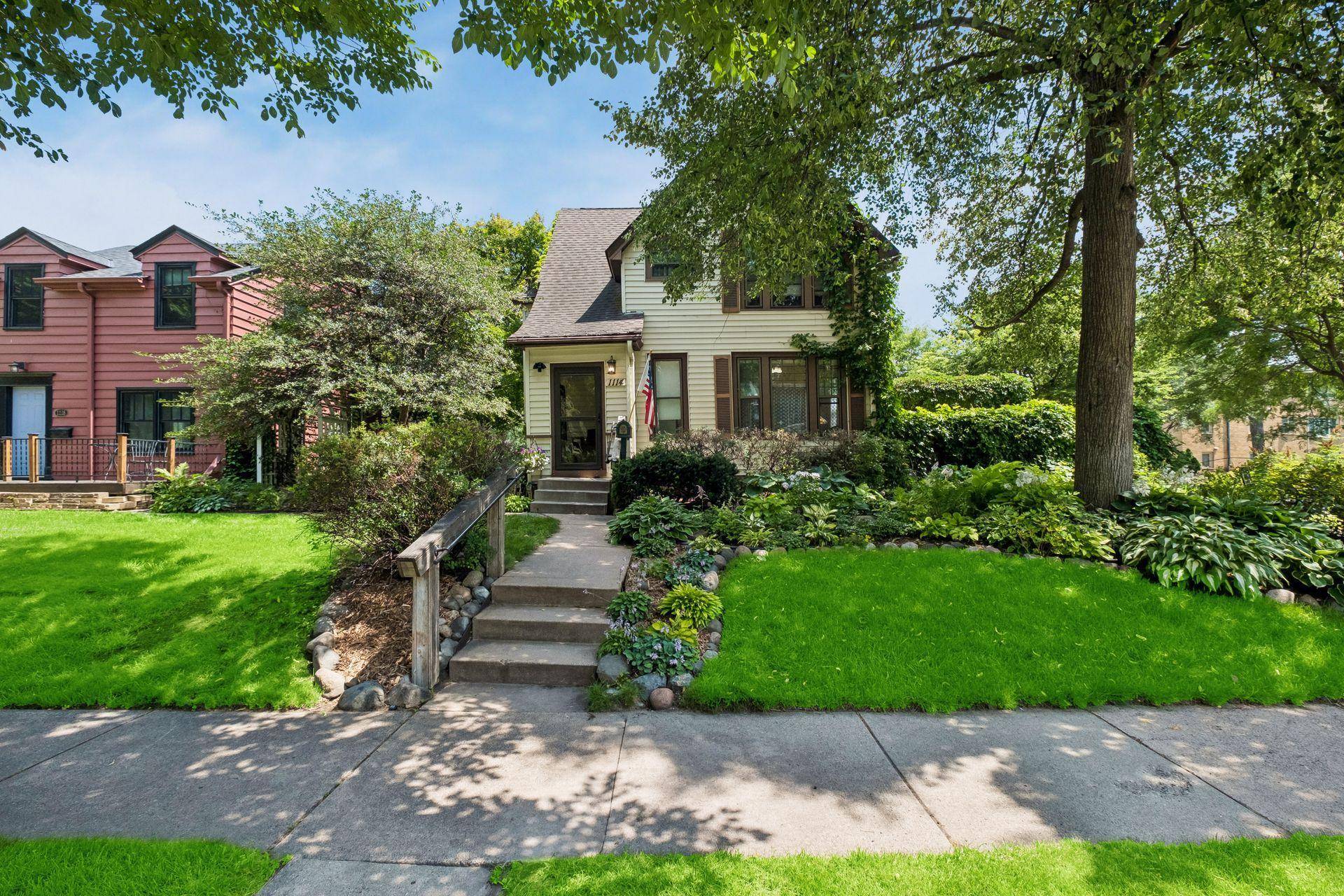 1114 Gibbs AVE, Saint Paul, MN 55108
