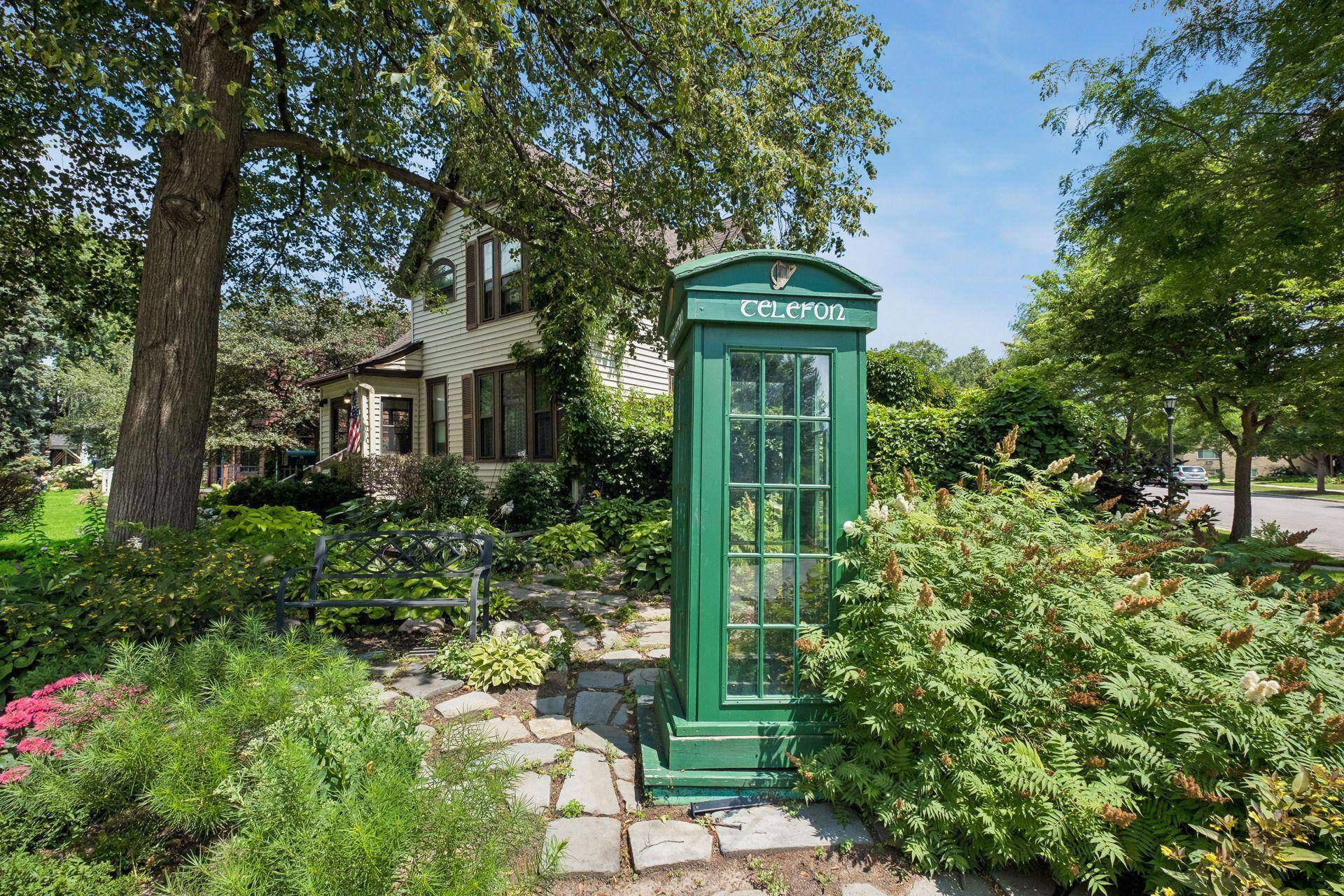 1114 Gibbs AVE, Saint Paul, MN 55108