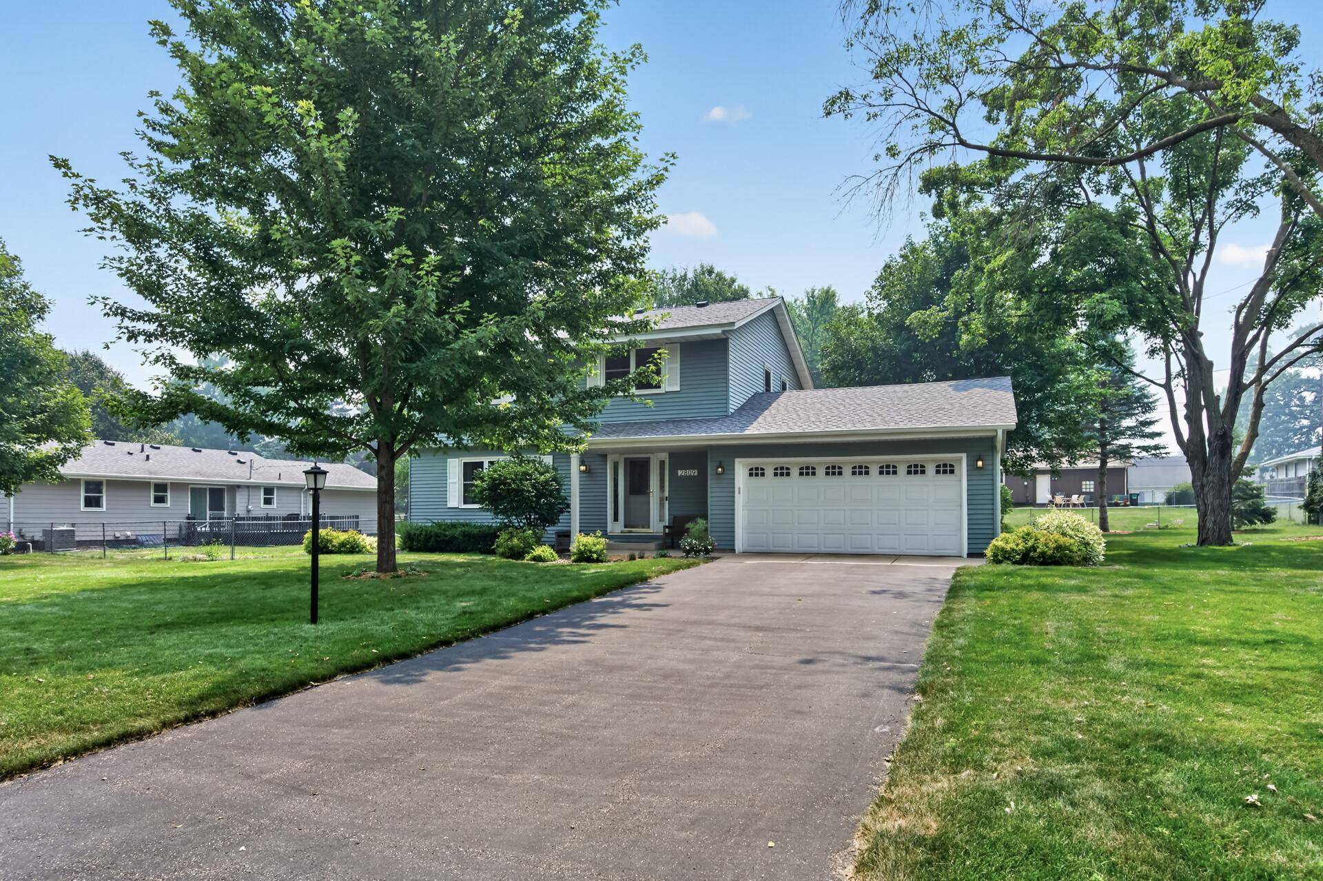 2809 W 101st ST, Bloomington, MN 55431