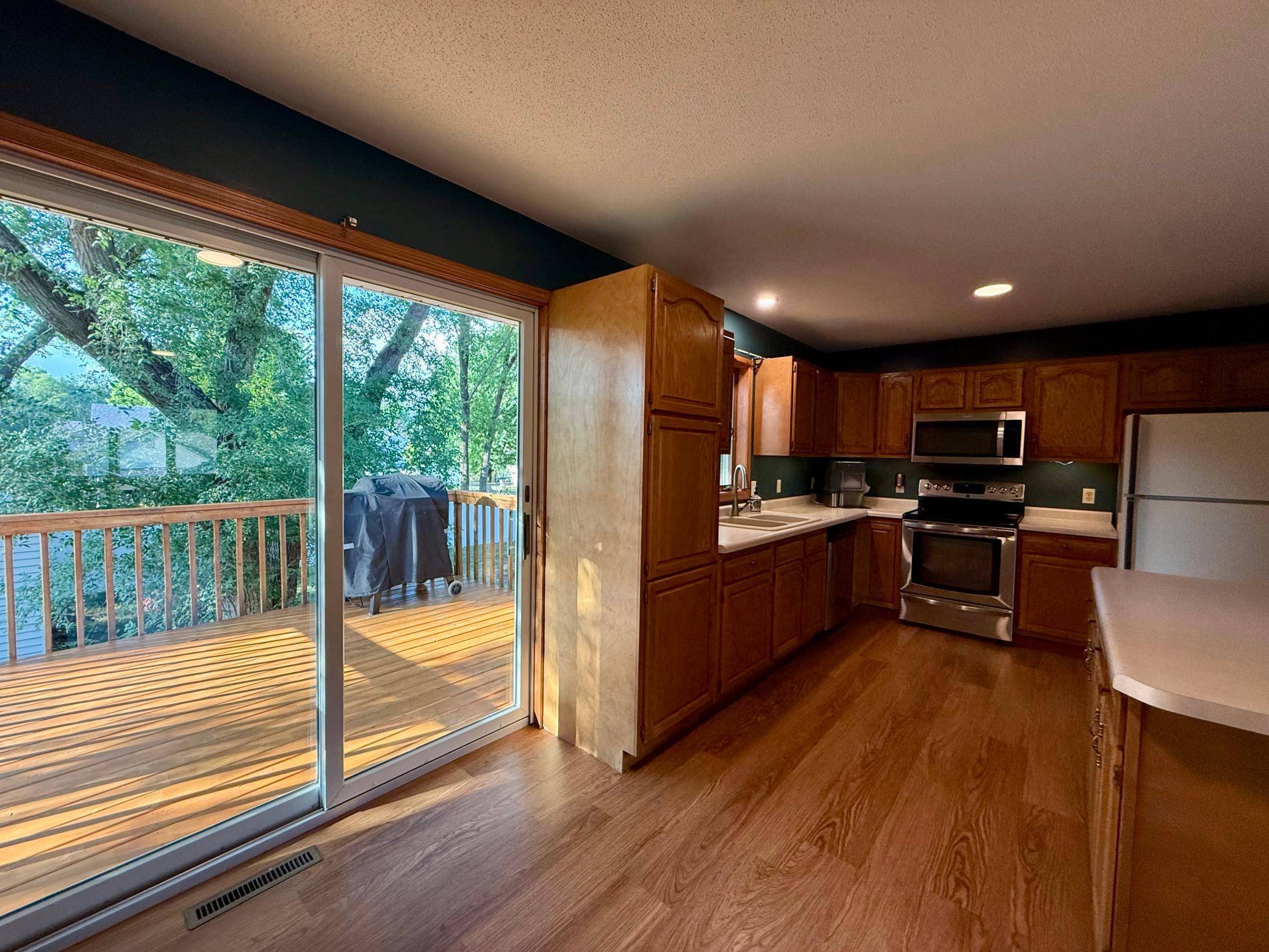 210 Ridgecrest DR, Cannon Falls, MN 55009