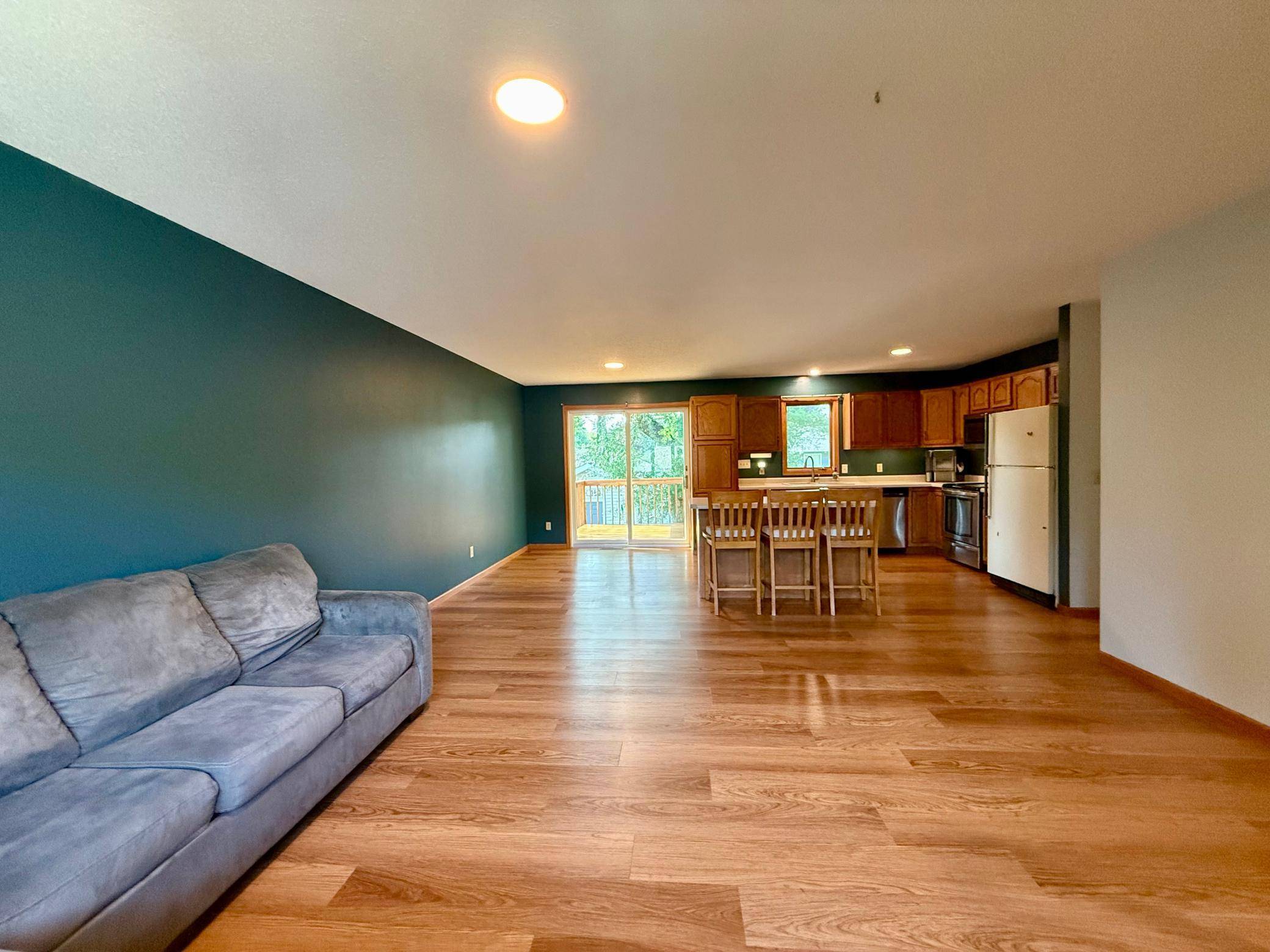 210 Ridgecrest DR, Cannon Falls, MN 55009
