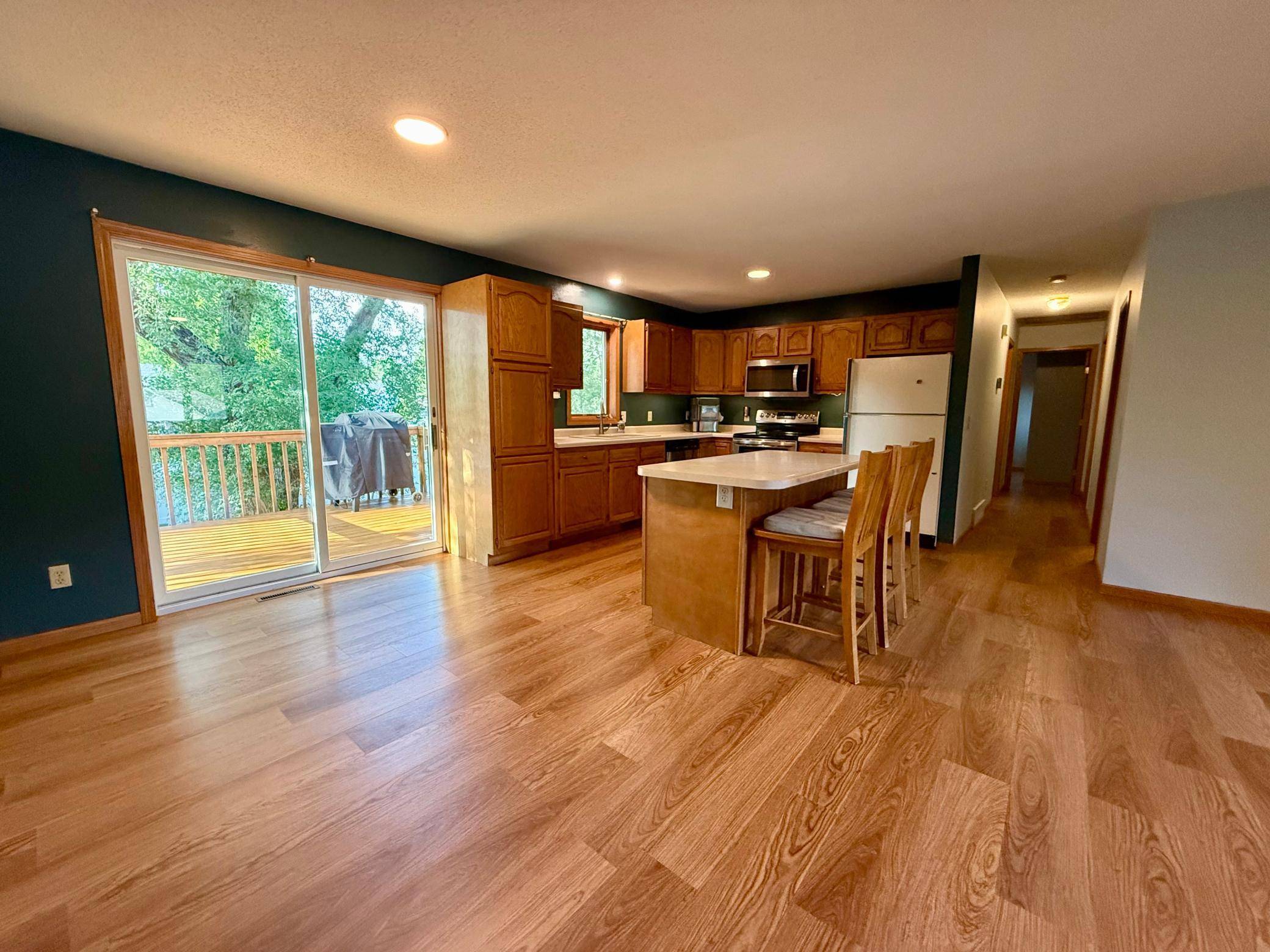 210 Ridgecrest DR, Cannon Falls, MN 55009