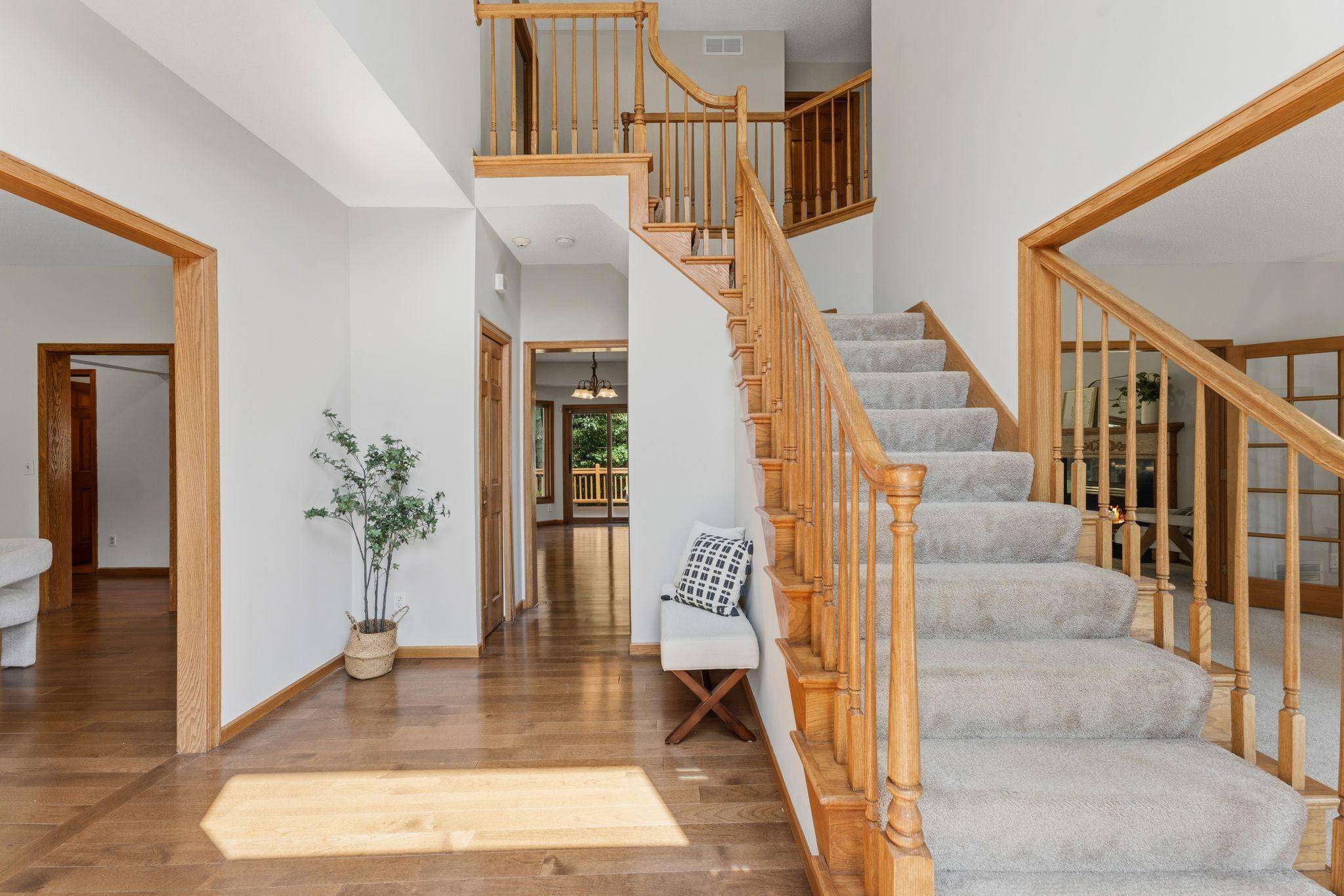 339 Oak Ridge DR, Vadnais Heights, MN 55127