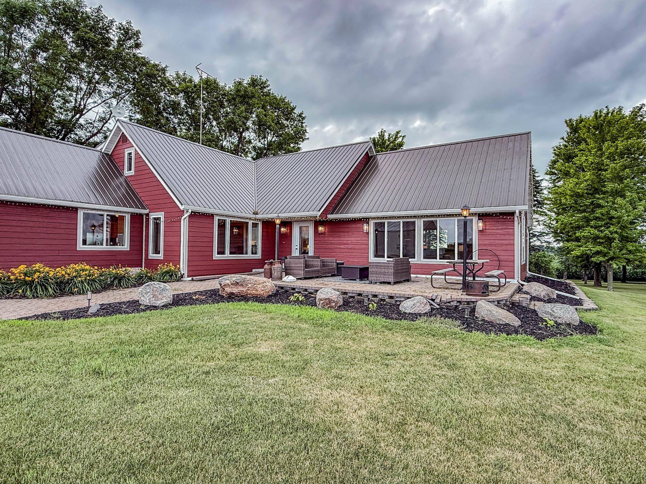 18522 15th ST SW, Blomkest, MN 56216