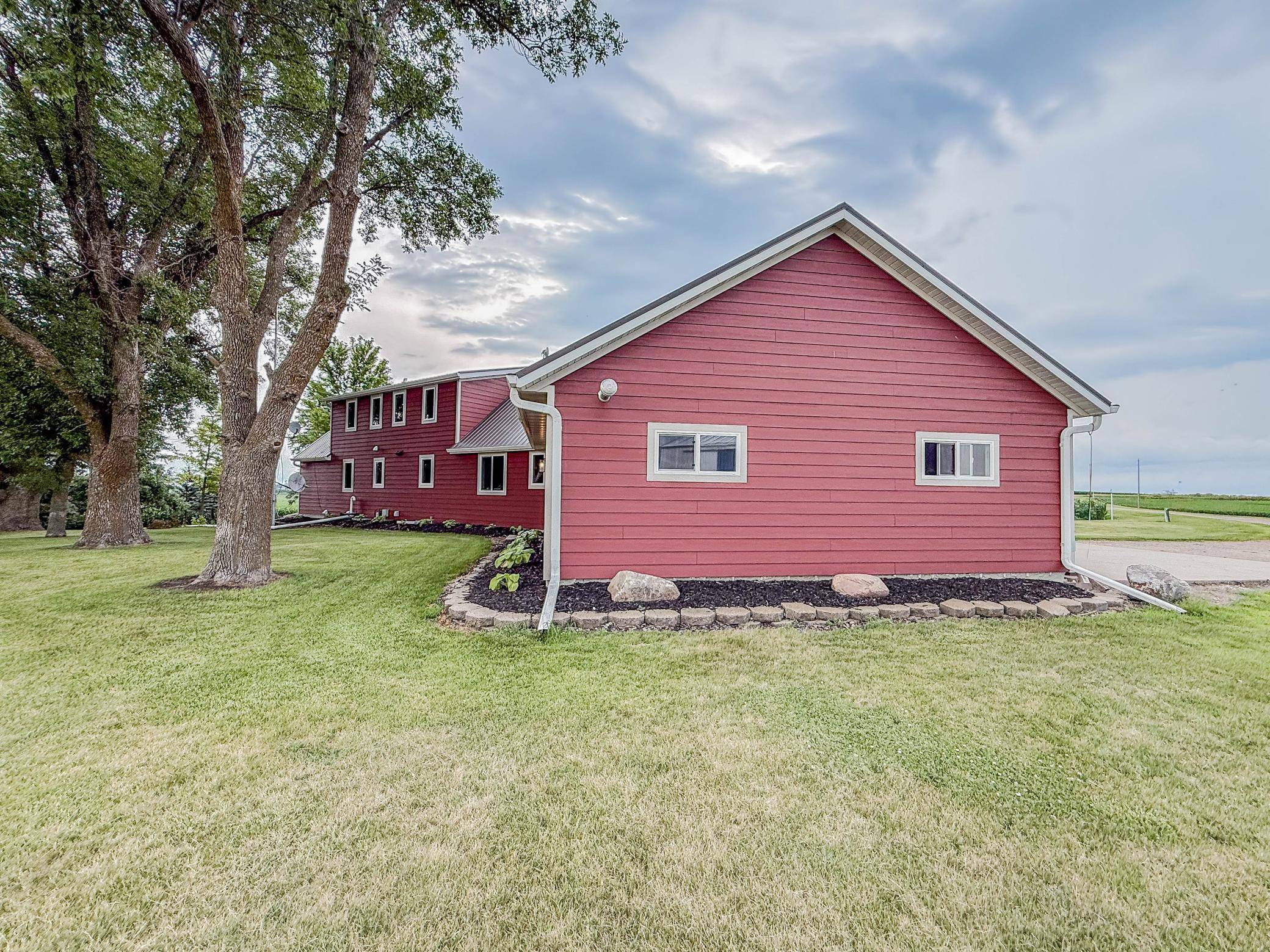 18522 15th ST SW, Blomkest, MN 56216