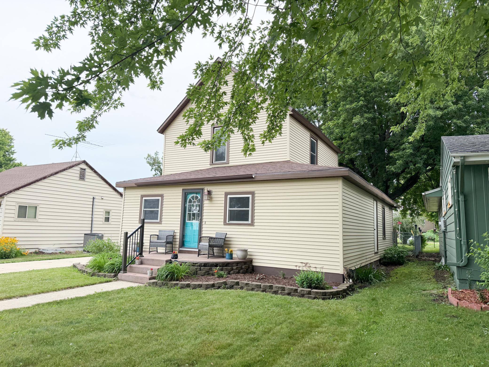 304 Louisiana AVE, Adrian, MN 56110