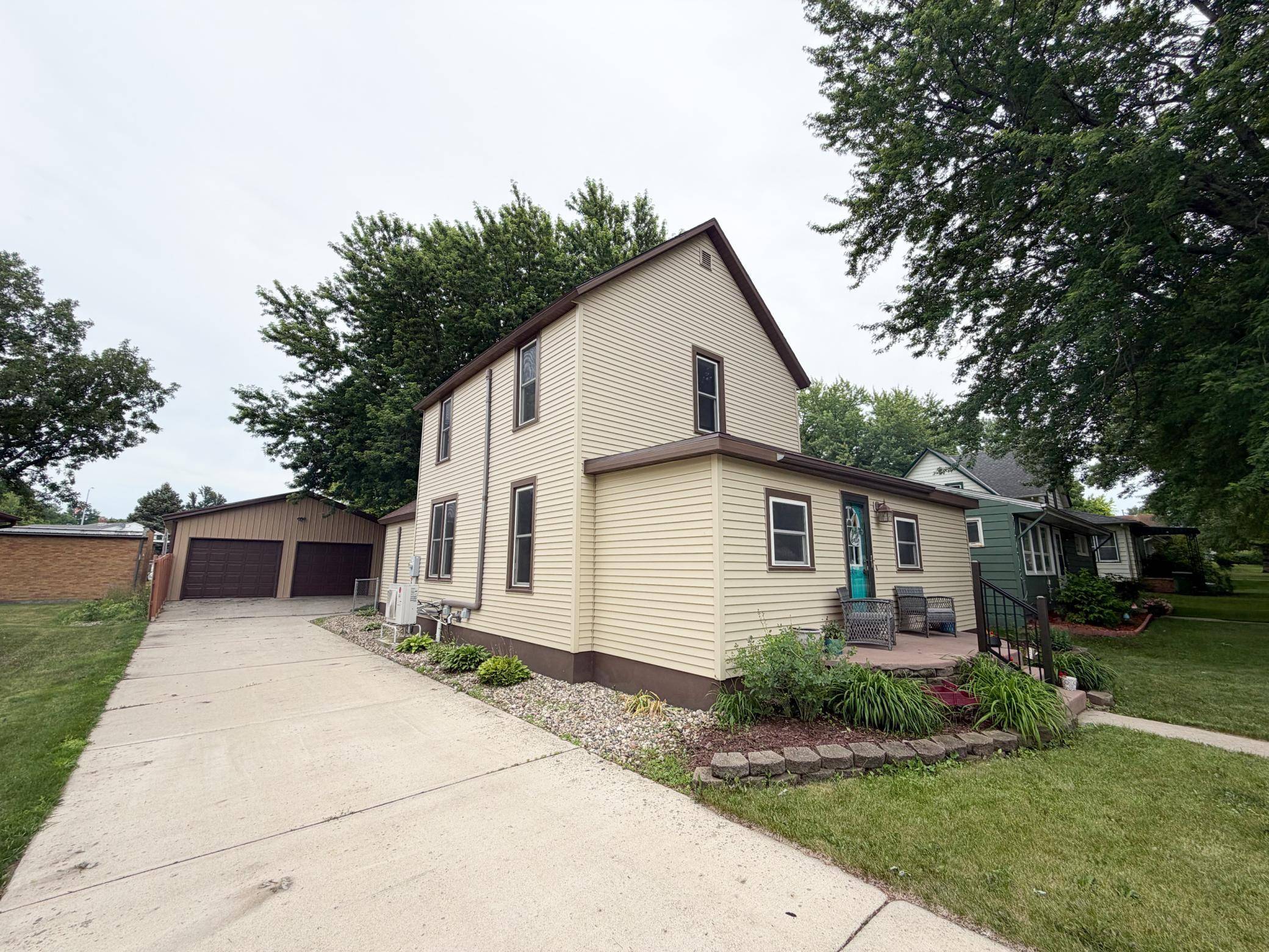 304 Louisiana AVE, Adrian, MN 56110