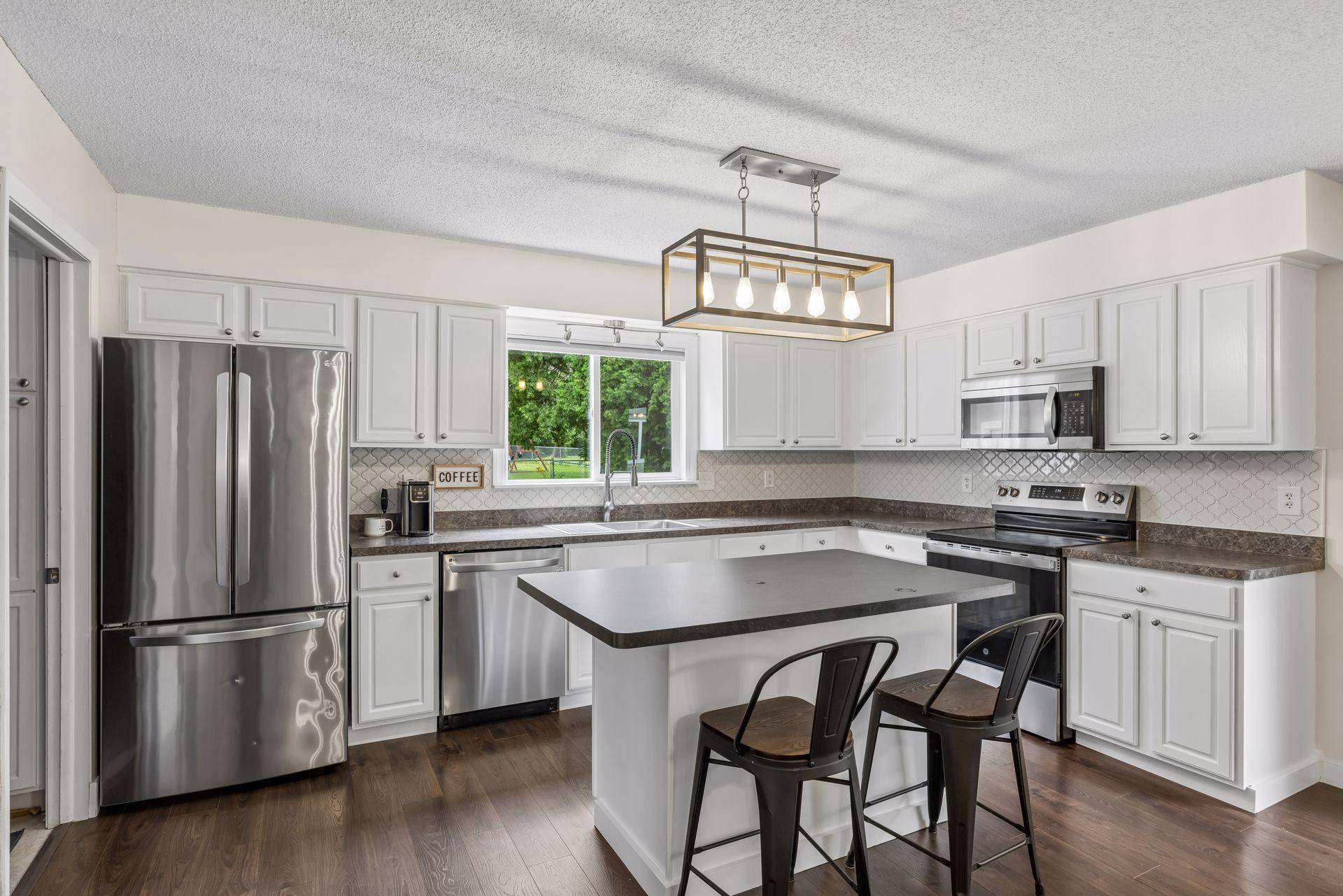 1848 Evergreen Draw, Woodbury, MN 55125