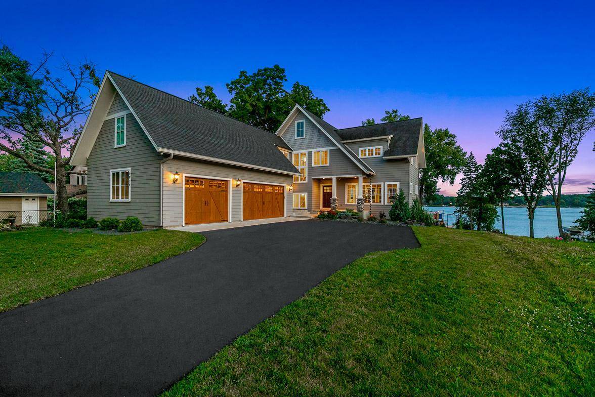9934 199th ST W, Lakeville, MN 55044