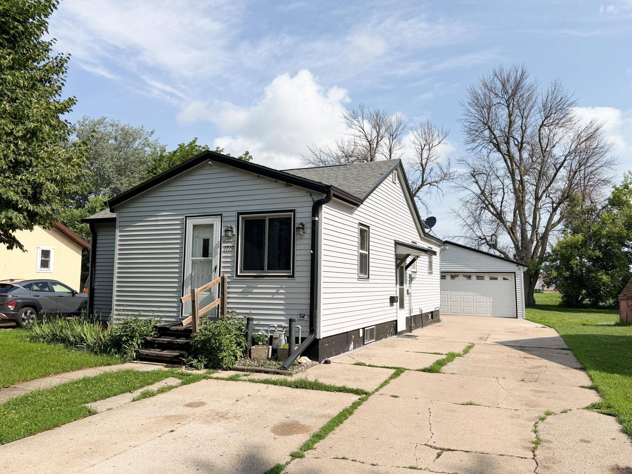 1719 Dover ST, Worthington, MN 56187