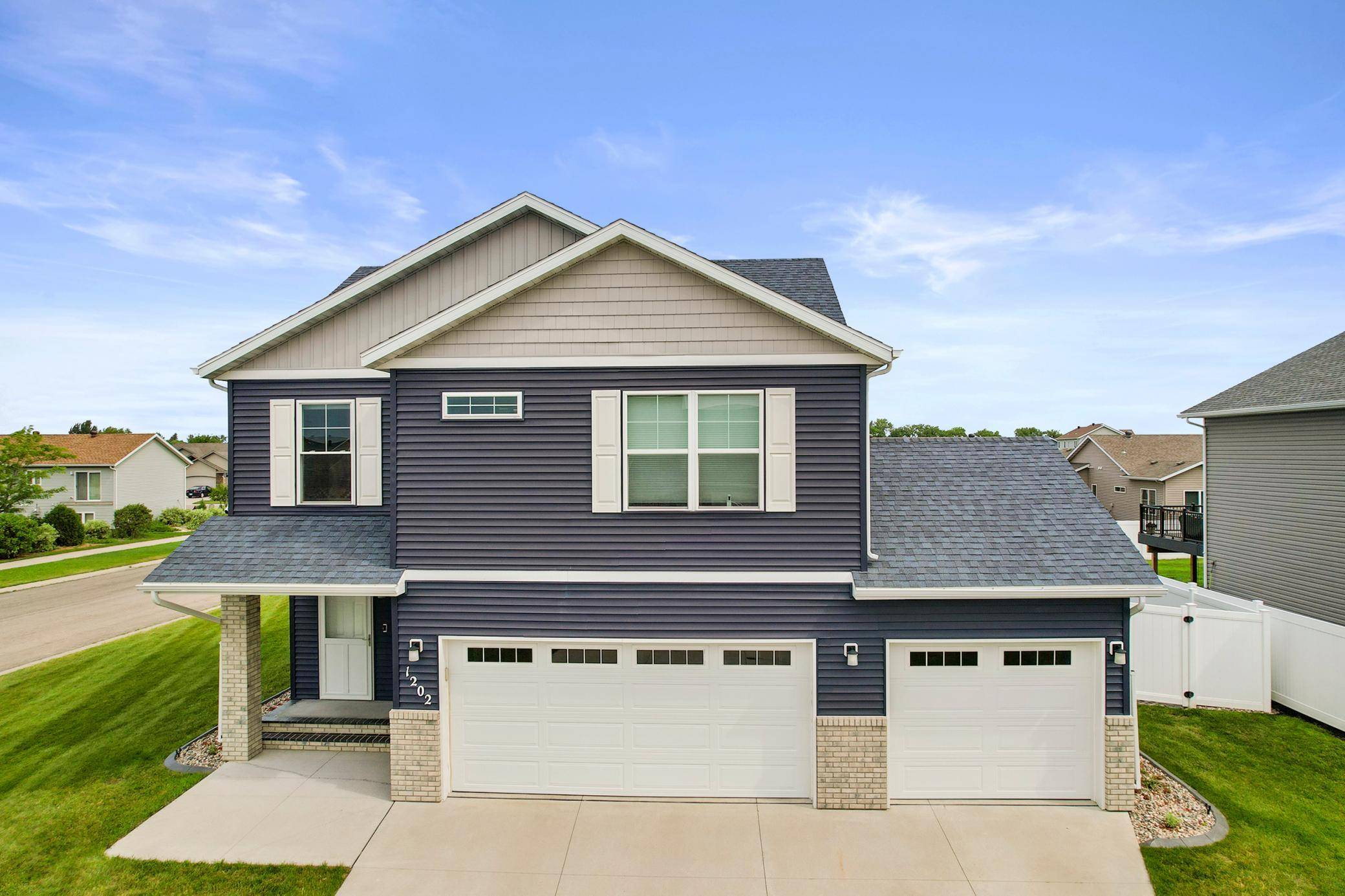 1202 Southwood DR, Dilworth, MN 56529