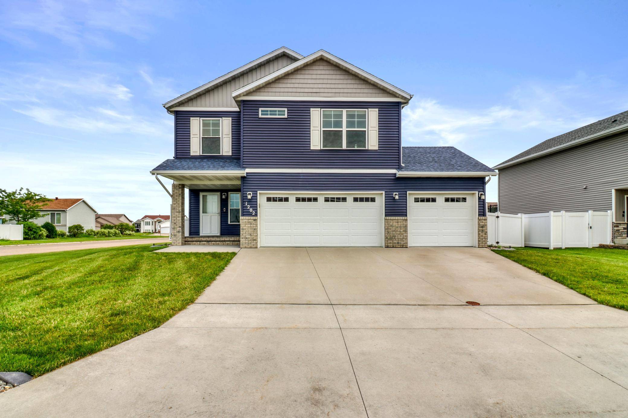 1202 Southwood DR, Dilworth, MN 56529