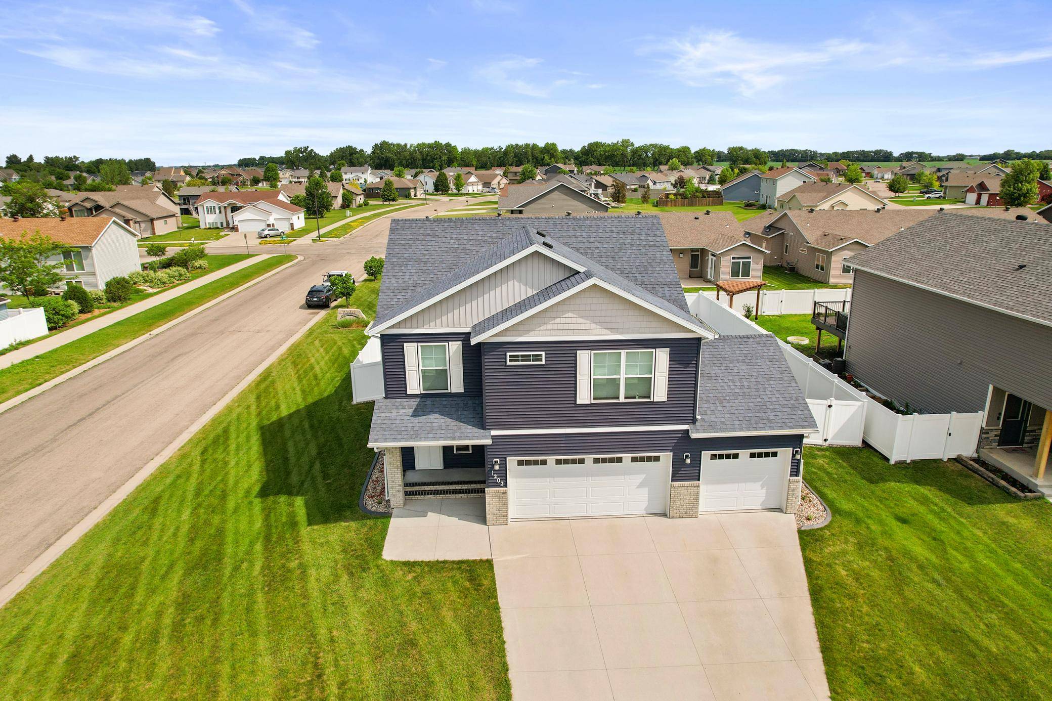 1202 Southwood DR, Dilworth, MN 56529