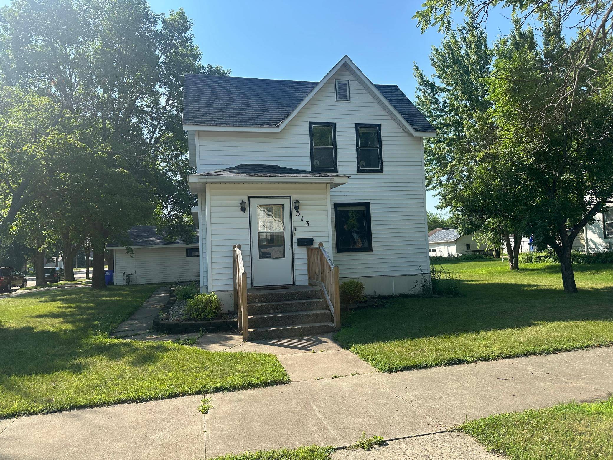 313 Poplar AVE N, Canby, MN 56220