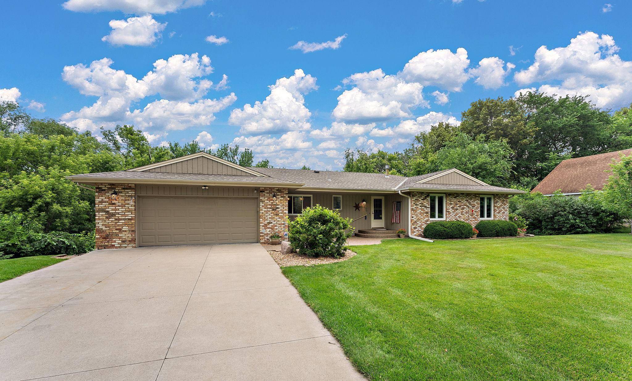 12680 N Shannon DR, Shakopee, MN 55379