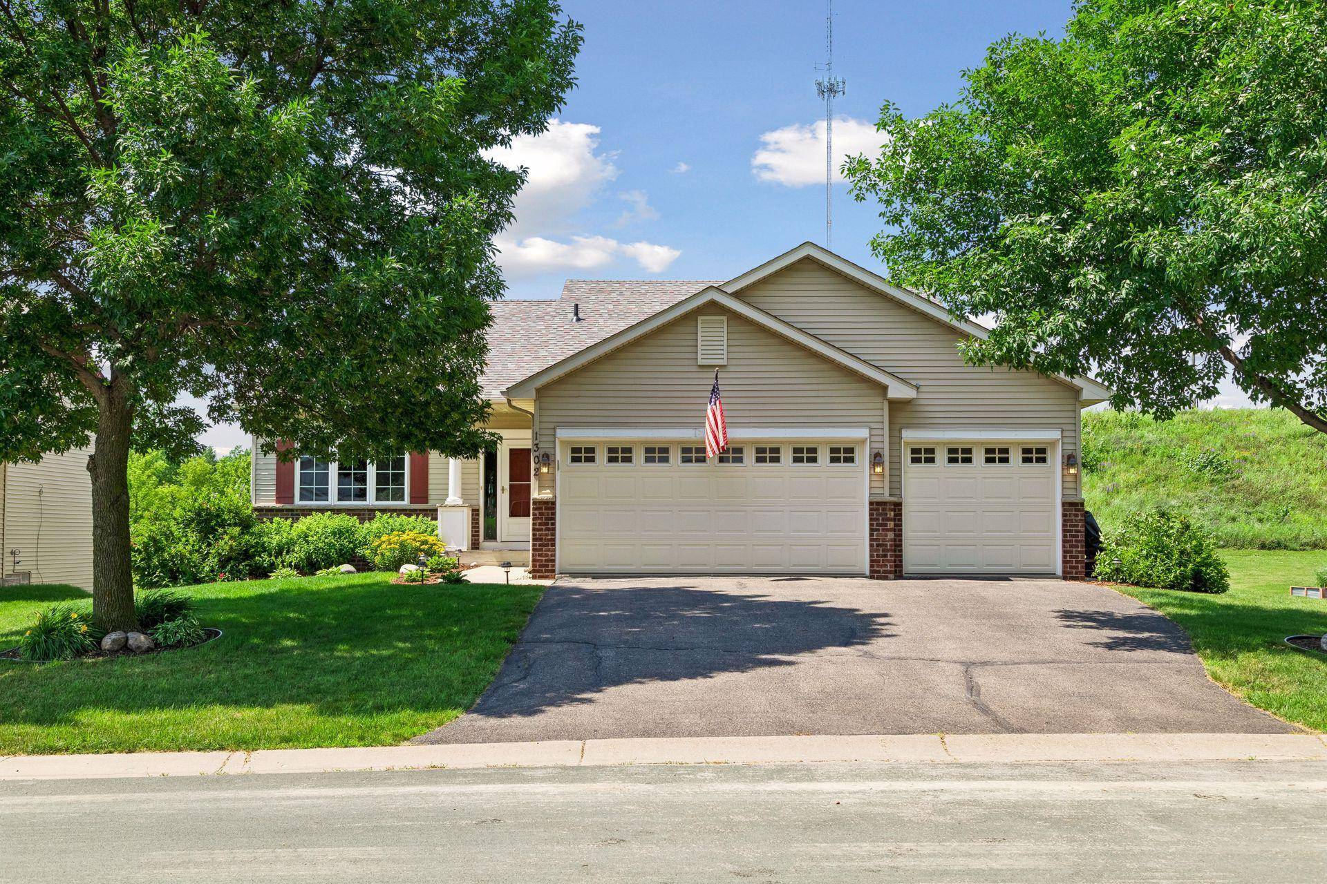 1302 Prairie ST NW, Montgomery, MN 56069