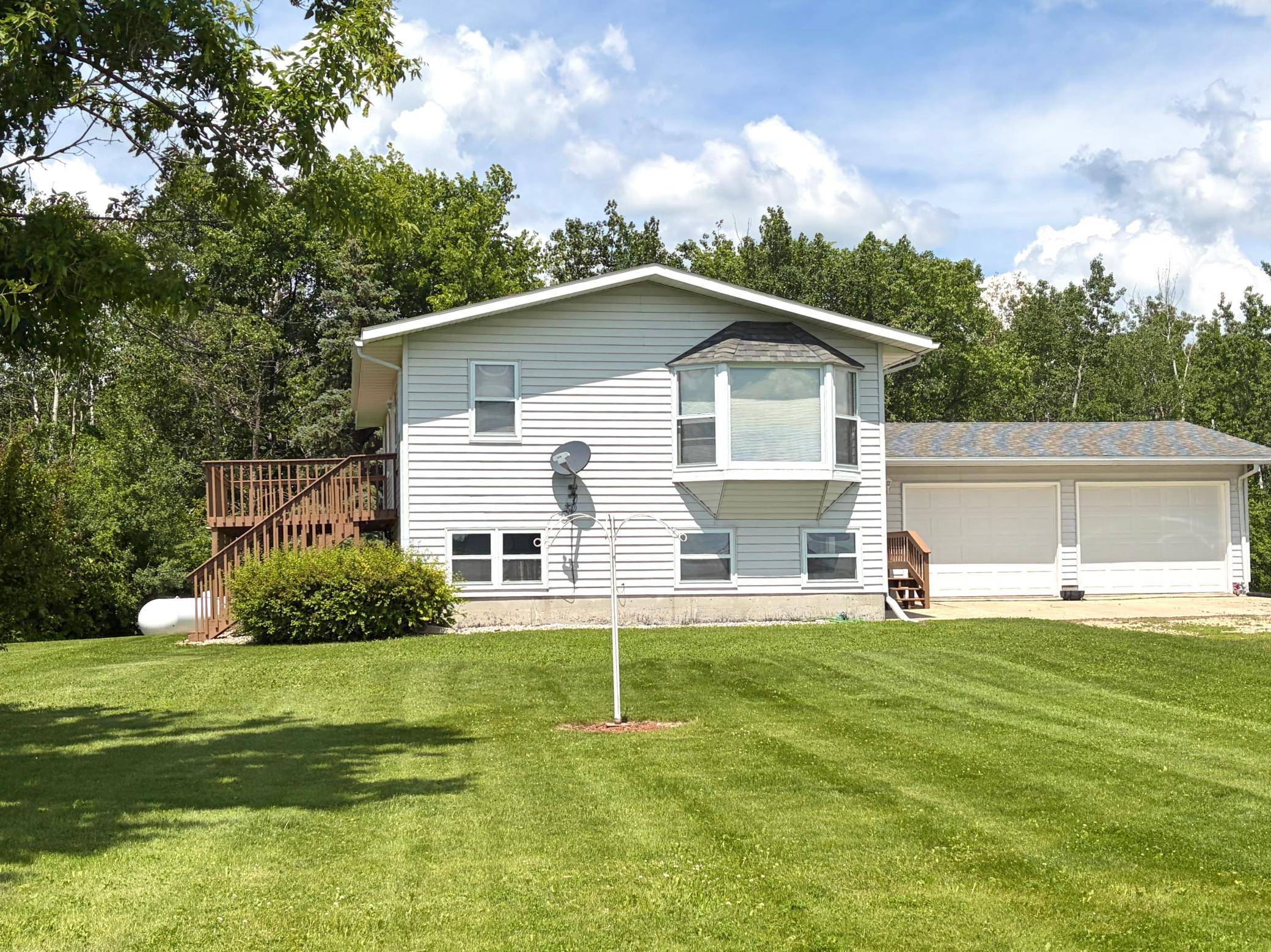 22532 330th AVE, Badger, MN 56714