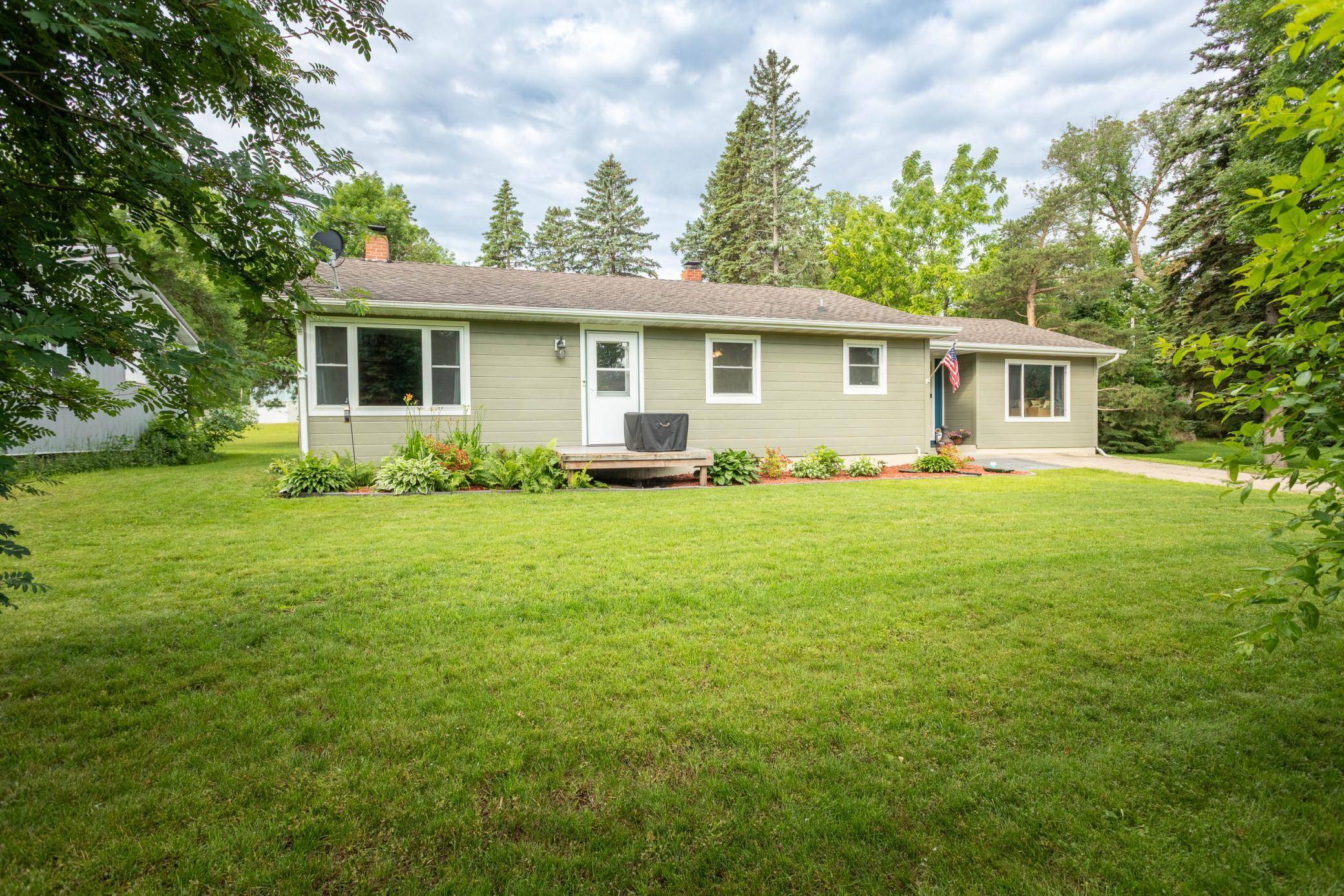 104 4th ST E, Brandon, MN 56315