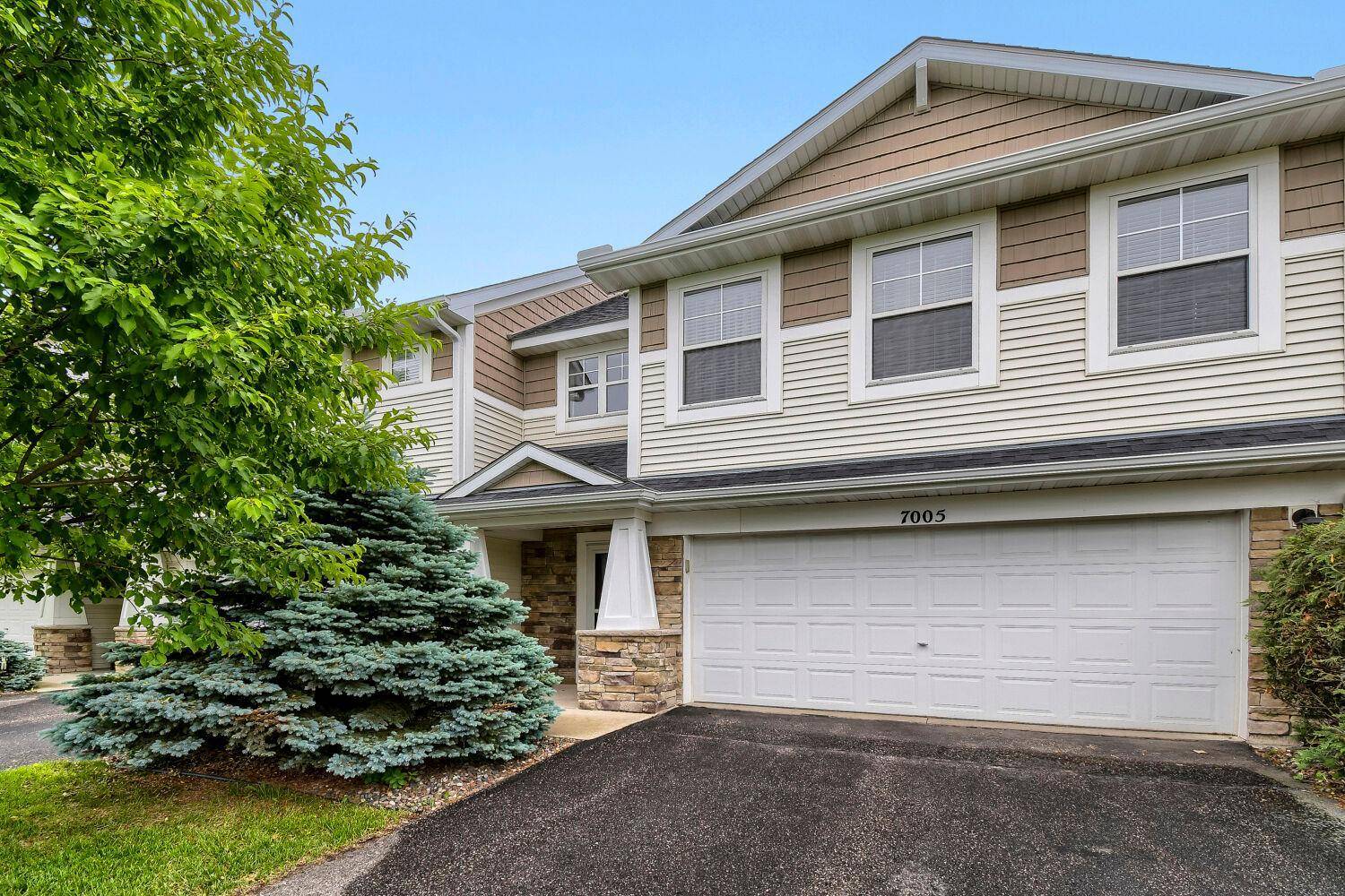 7005 Rose DR, Rockford, MN 55373