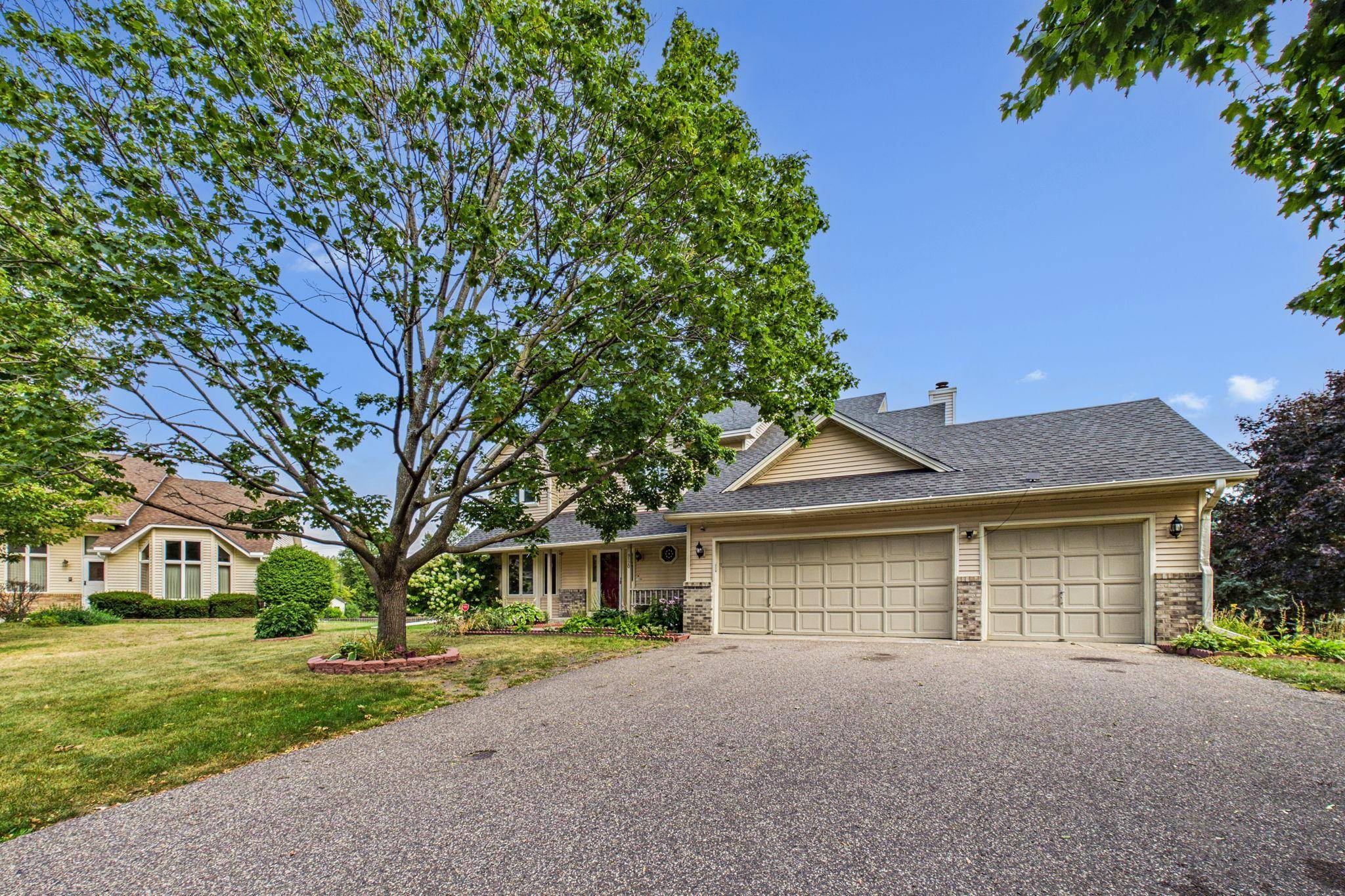 9120 Barrington TER, Brooklyn Park, MN 55443