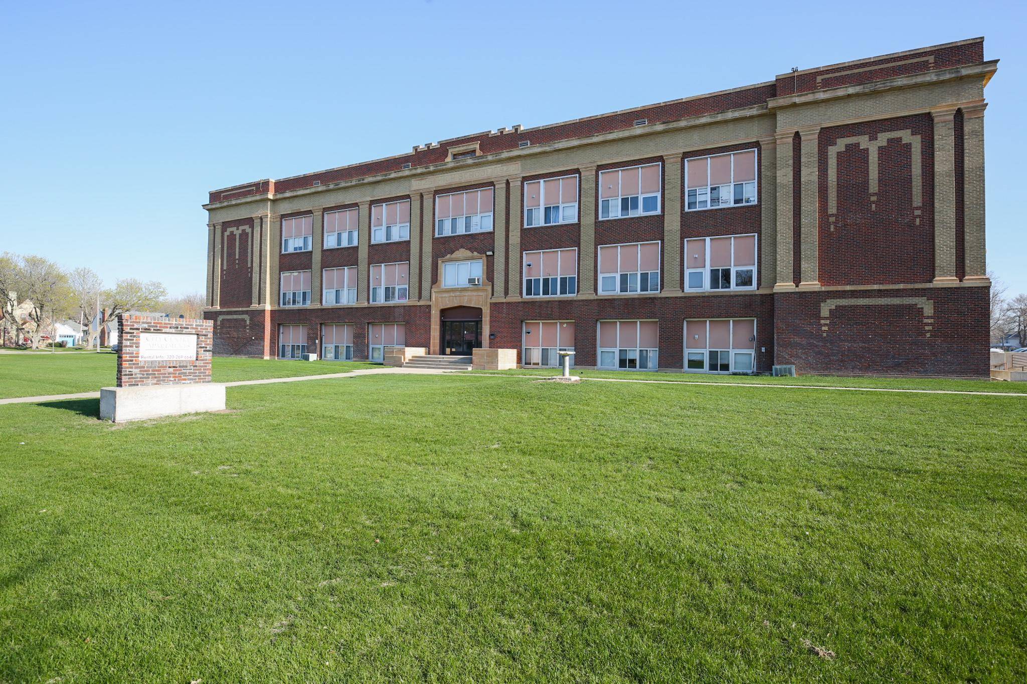 109 E Luverne ST #Units 101-336, Luverne, MN 56156