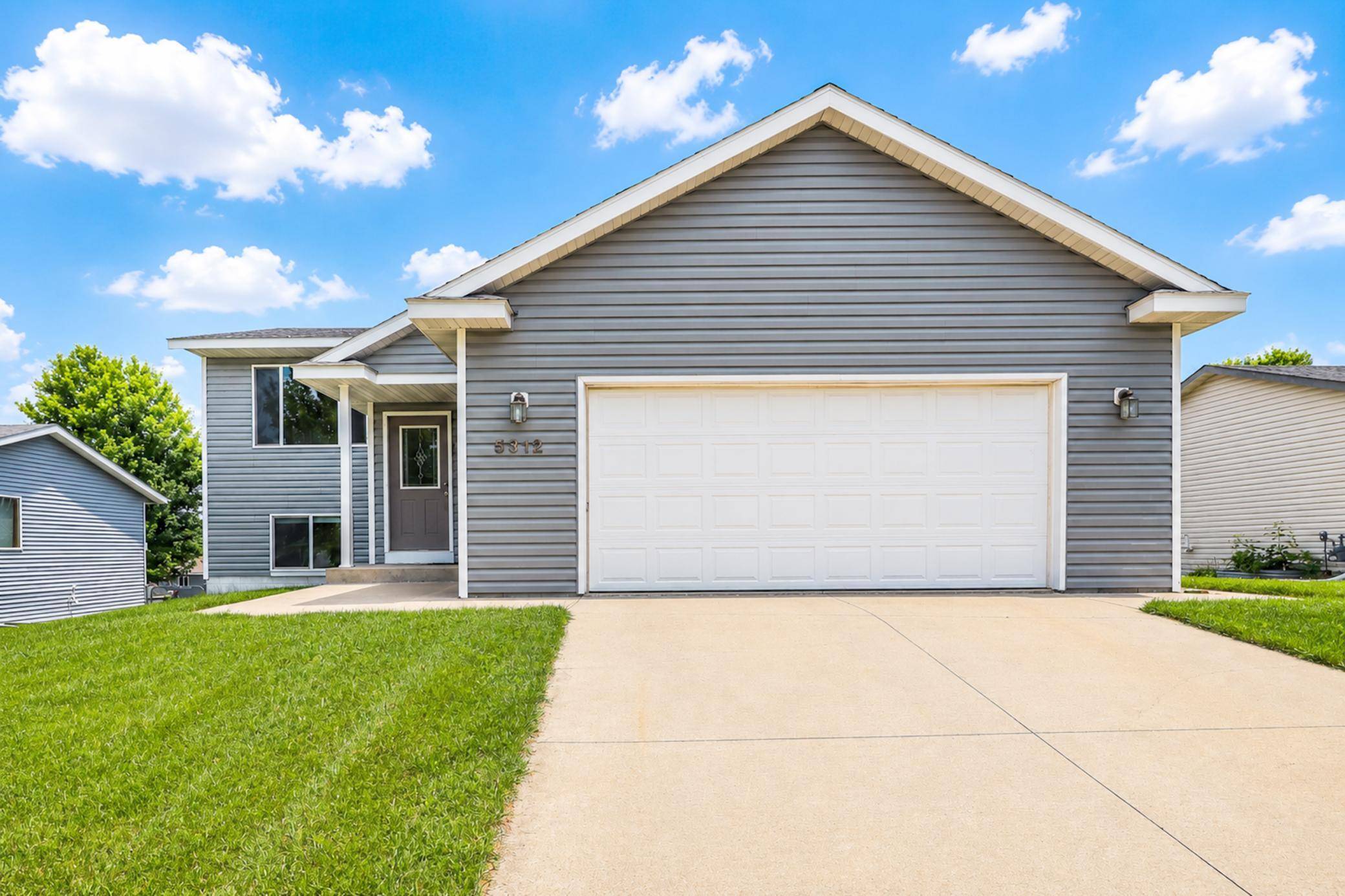 5312 Kingsbury PL NW, Rochester, MN 55901