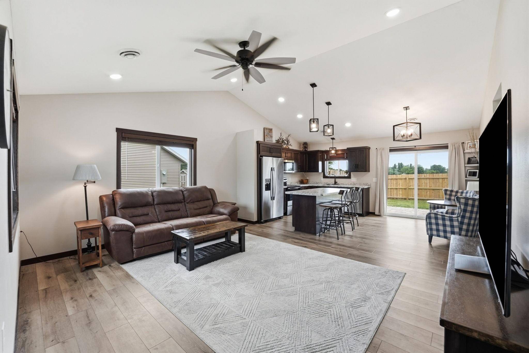 716 W 8th ST, Litchfield, MN 55355