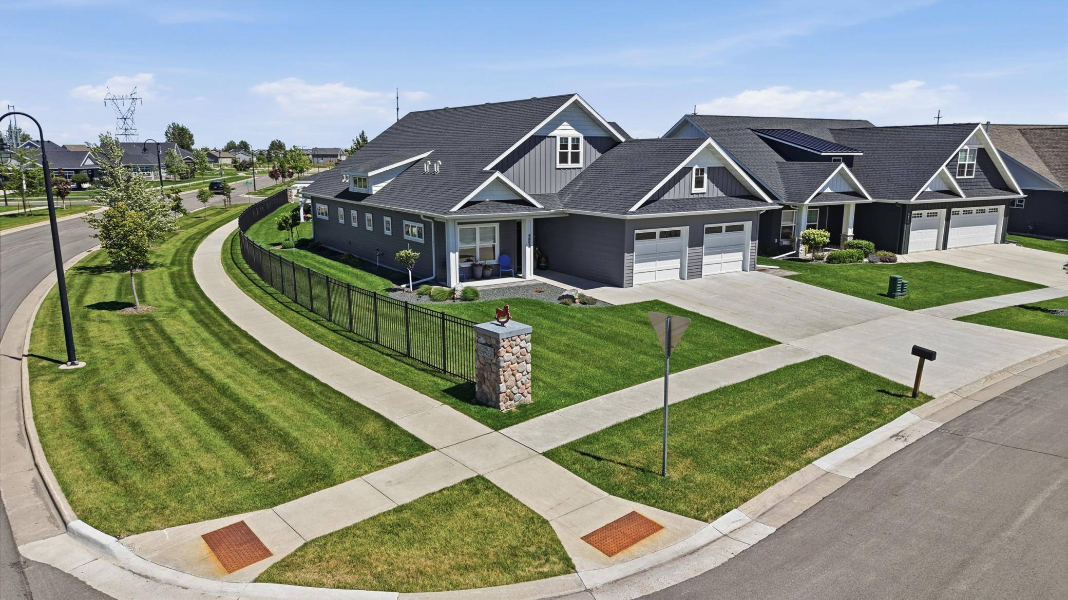 4897 Bluebell LOOP S, Fargo, ND 58104