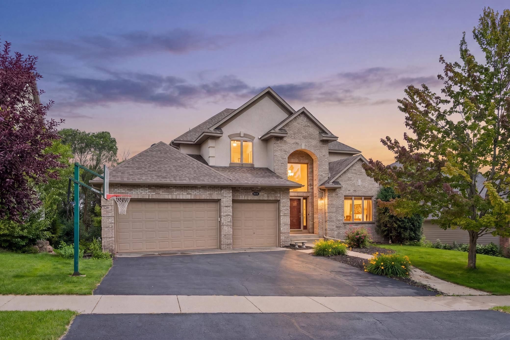 9257 Shetland RD, Eden Prairie, MN 55347