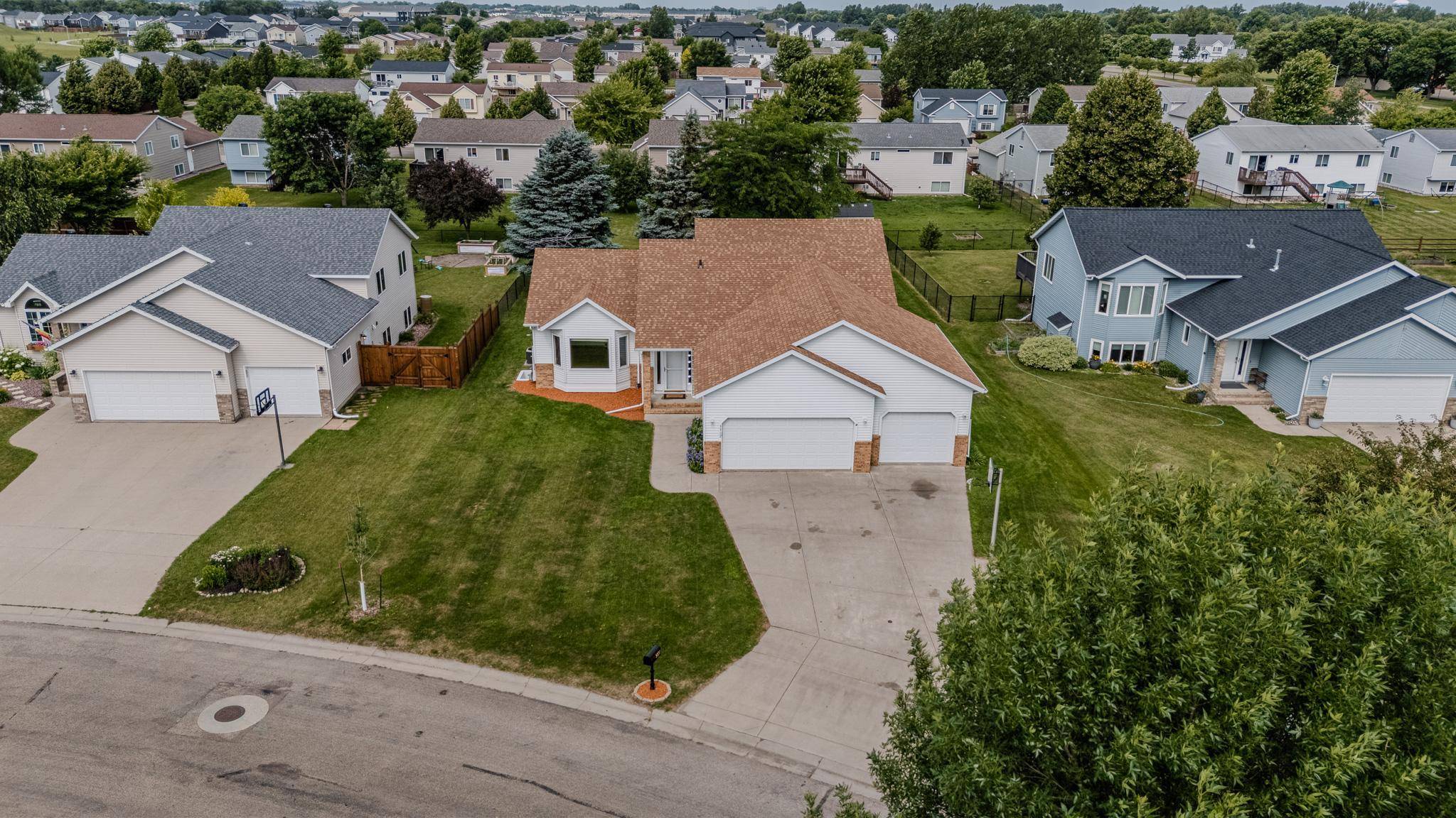 3317 Westmoor DR, Moorhead, MN 56560
