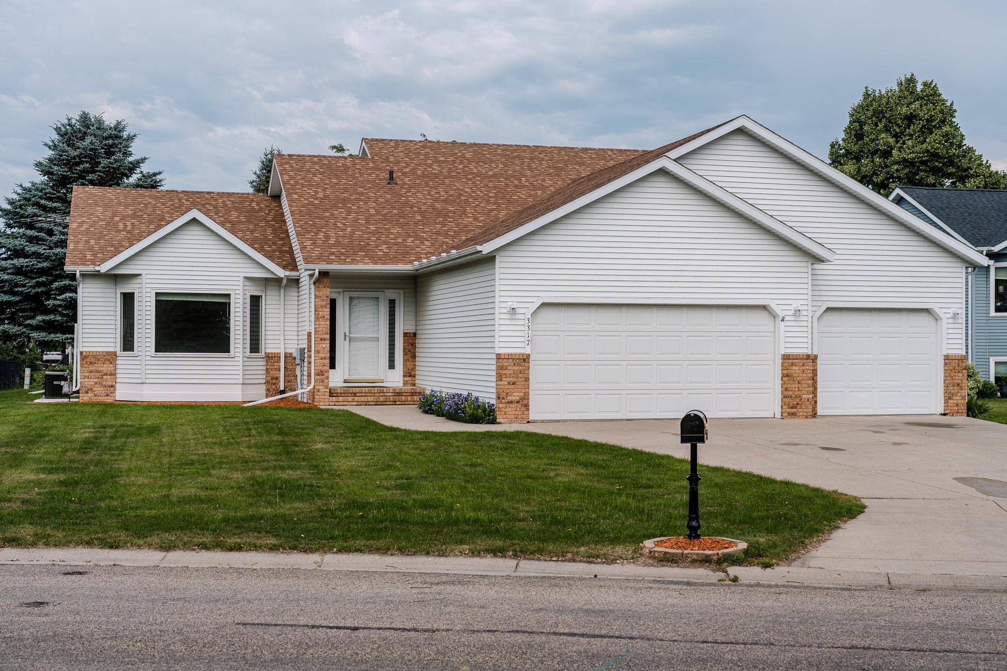 3317 Westmoor DR, Moorhead, MN 56560