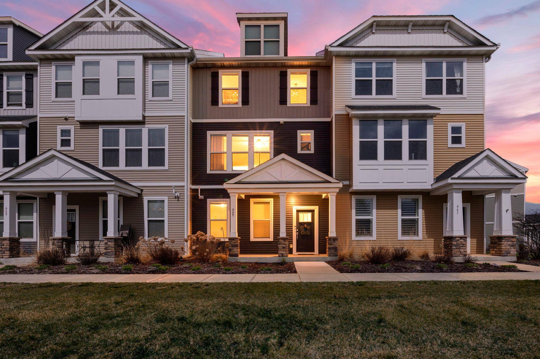 665 Satori WAY, Chaska, MN 55318