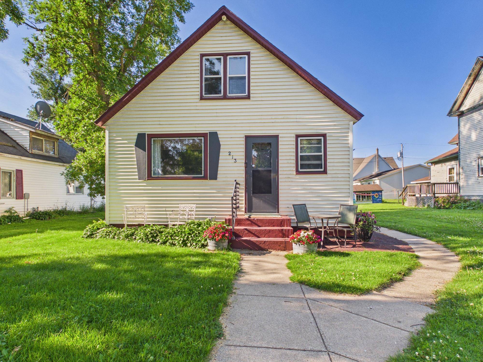 213 E 4th ST, Cyrus, MN 56381