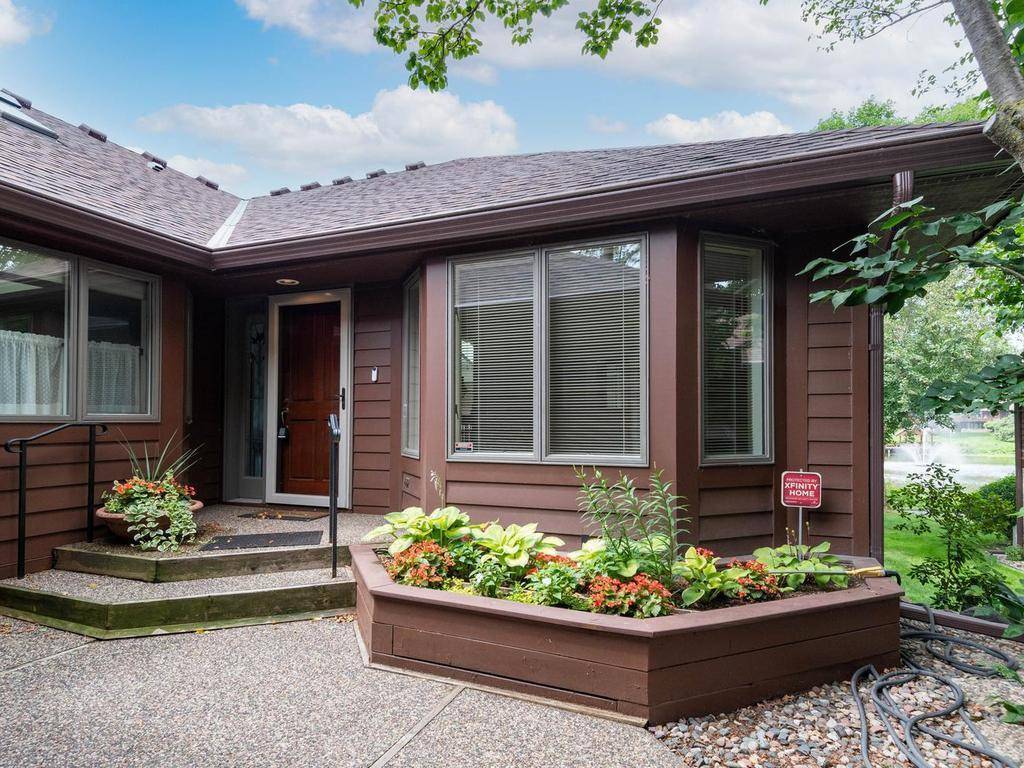 7786 Lochmere TER, Edina, MN 55439